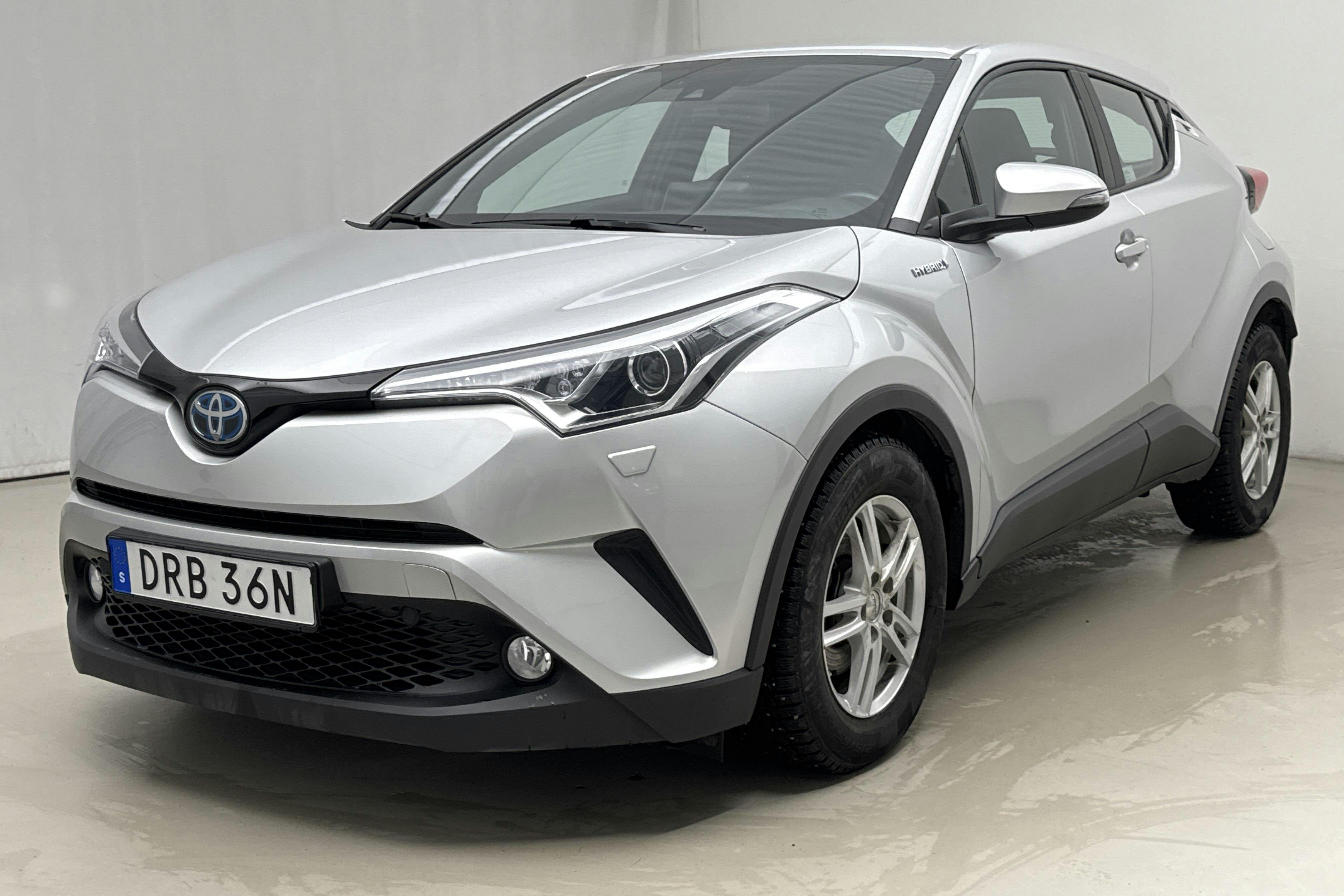 Presentation photo 1 of 14: Toyota C-HR 1.8 HSD (122hk) - 56 970 km - Automatic - silver - 2019
