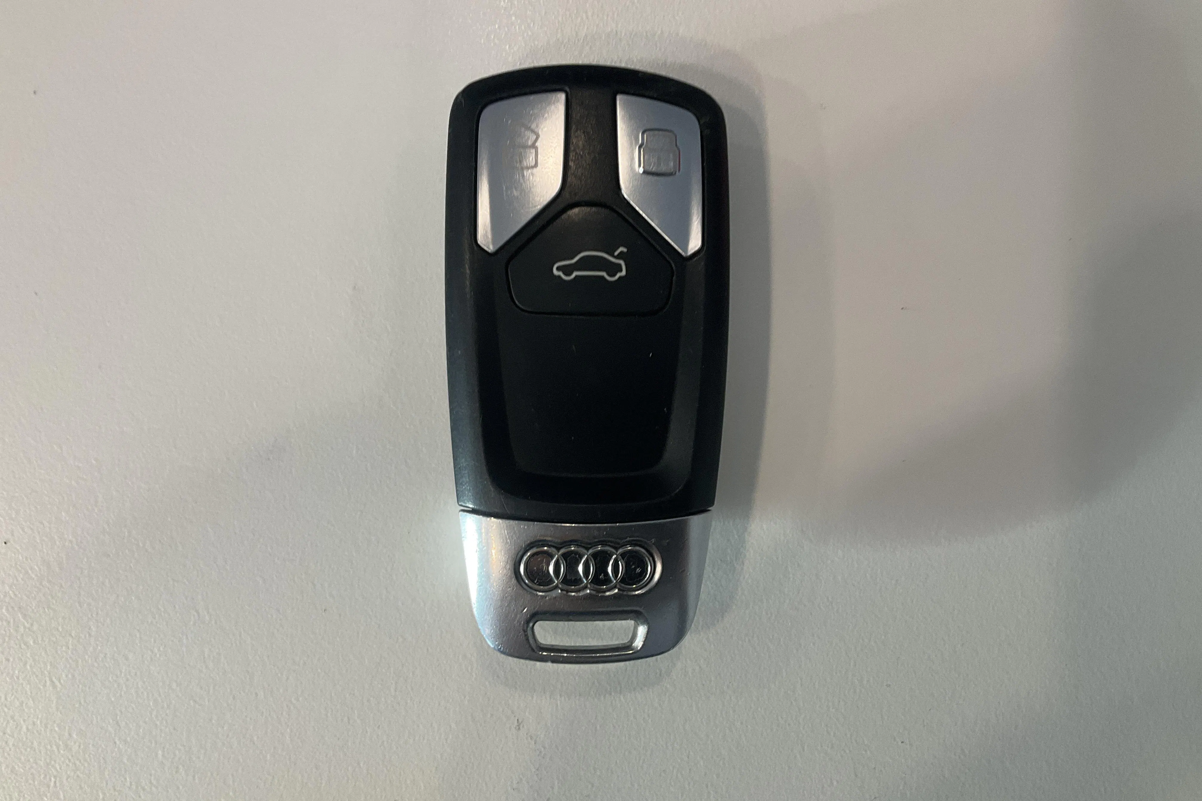 Presentation photo 19 of 19: Audi A4 2.0 TDI Avant quattro (190hk) - 166 260 km - Automatic - gray - 2016