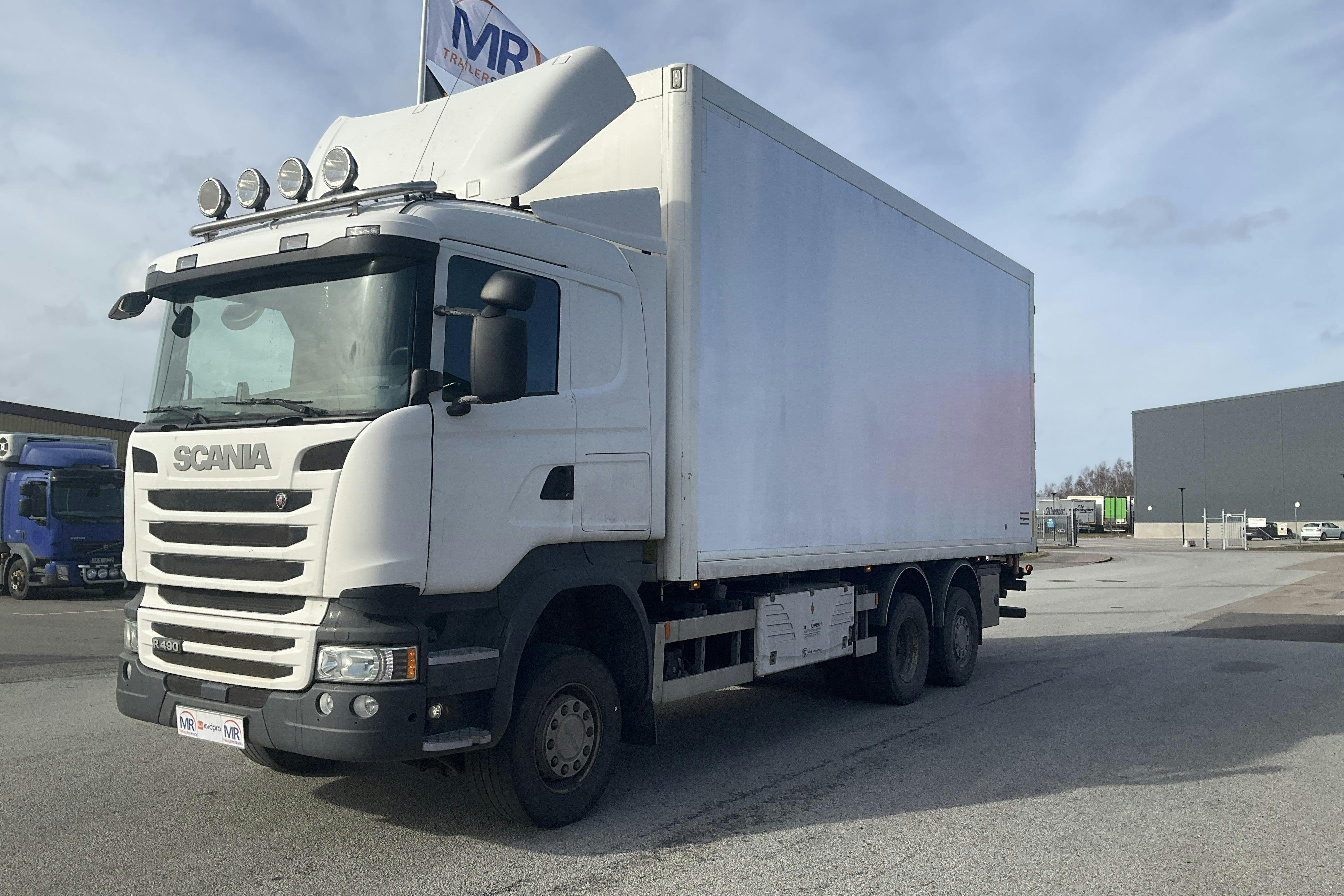 Presentation photo 1 of 51: SCANIA R490 - 772 804 km - Automatic - white - 2016