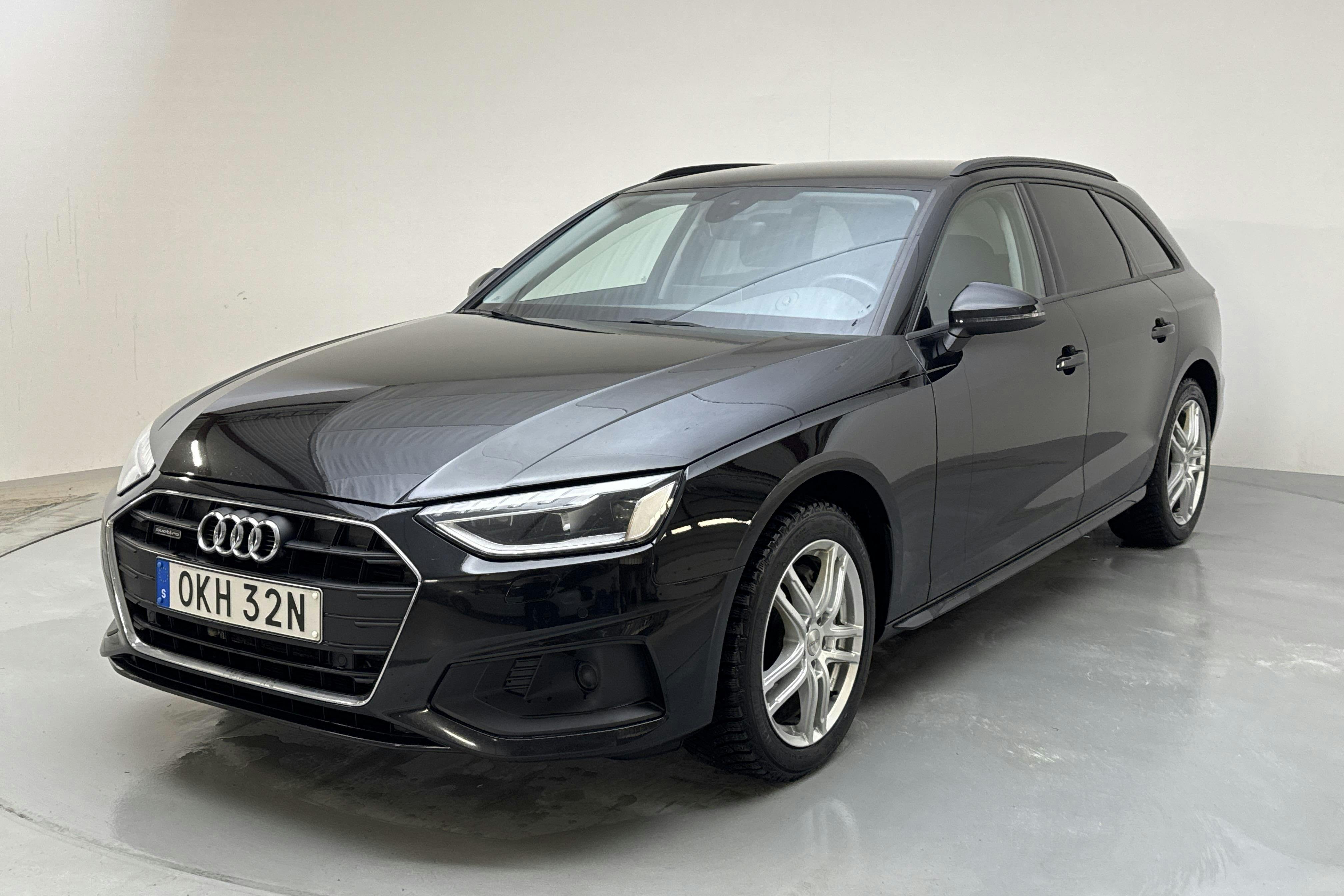 Esittelykuva 1 osoitteesta 16: Audi A4 Avant 40 TDI quattro (204hk) - 119 120 km - Automaattinen - musta - 2022