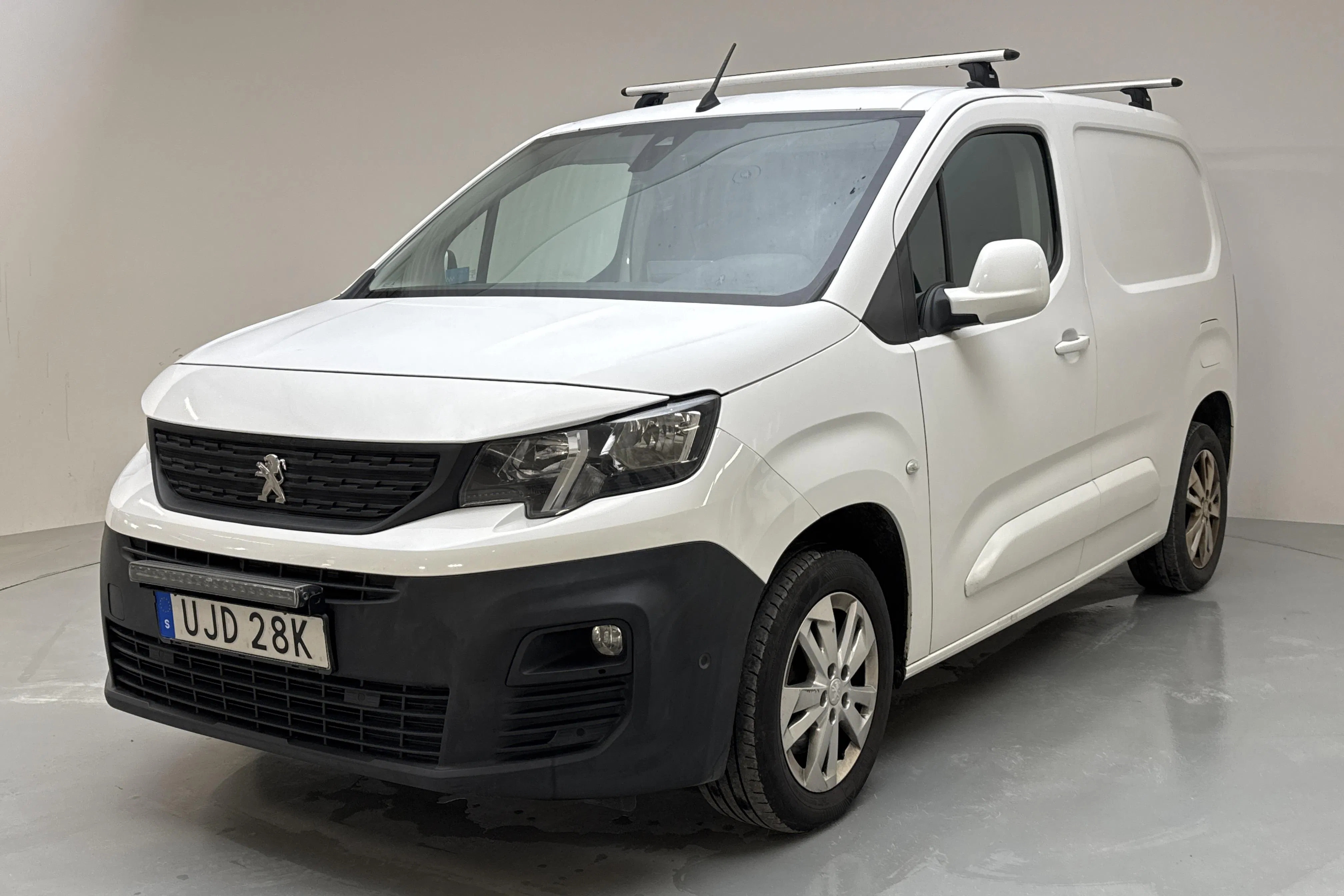 Presentationsfoto 1 av 13: Peugeot Partner 1.5 HDI Skåp (100hk) - 14 506 mil - Manuell - vit - 2019