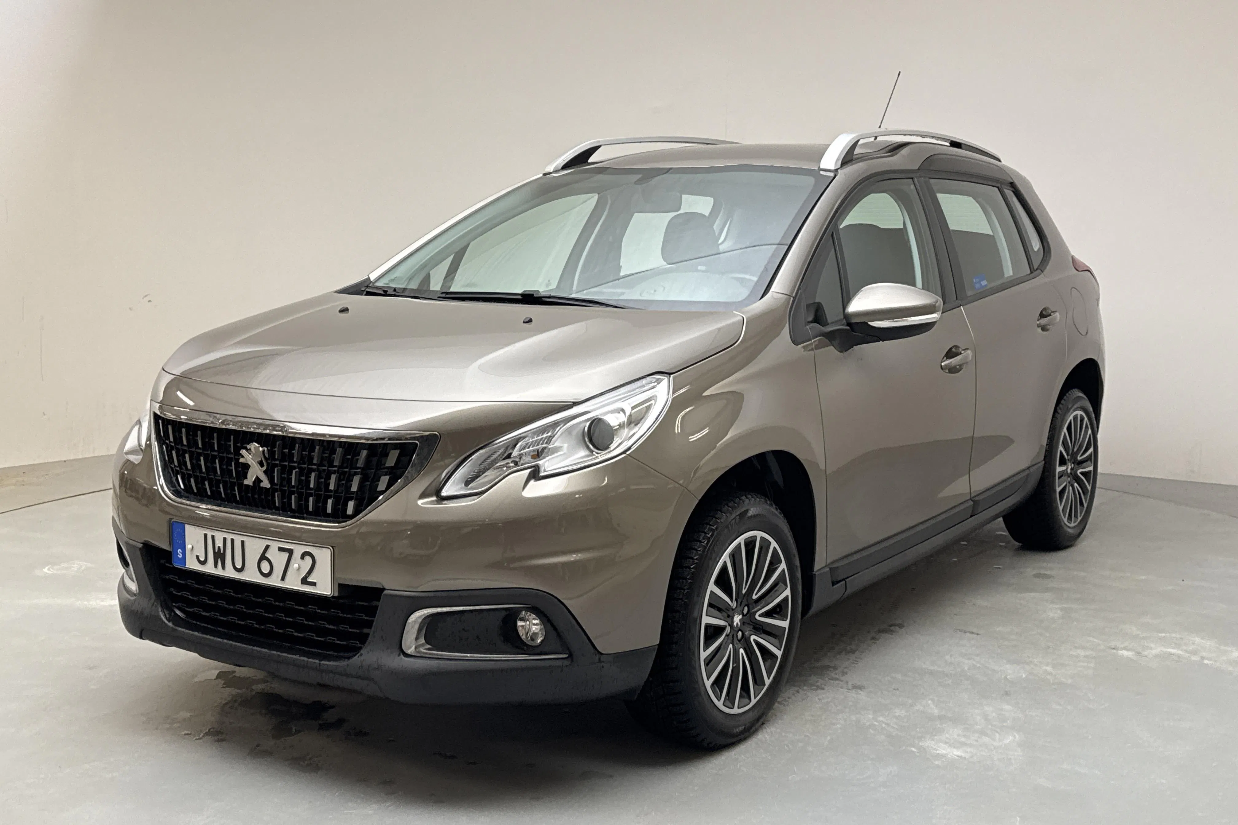 Presentation photo 1 of 13: Peugeot 2008 1.2 VTi (82hk) - 66 620 km - Manual - 2016
