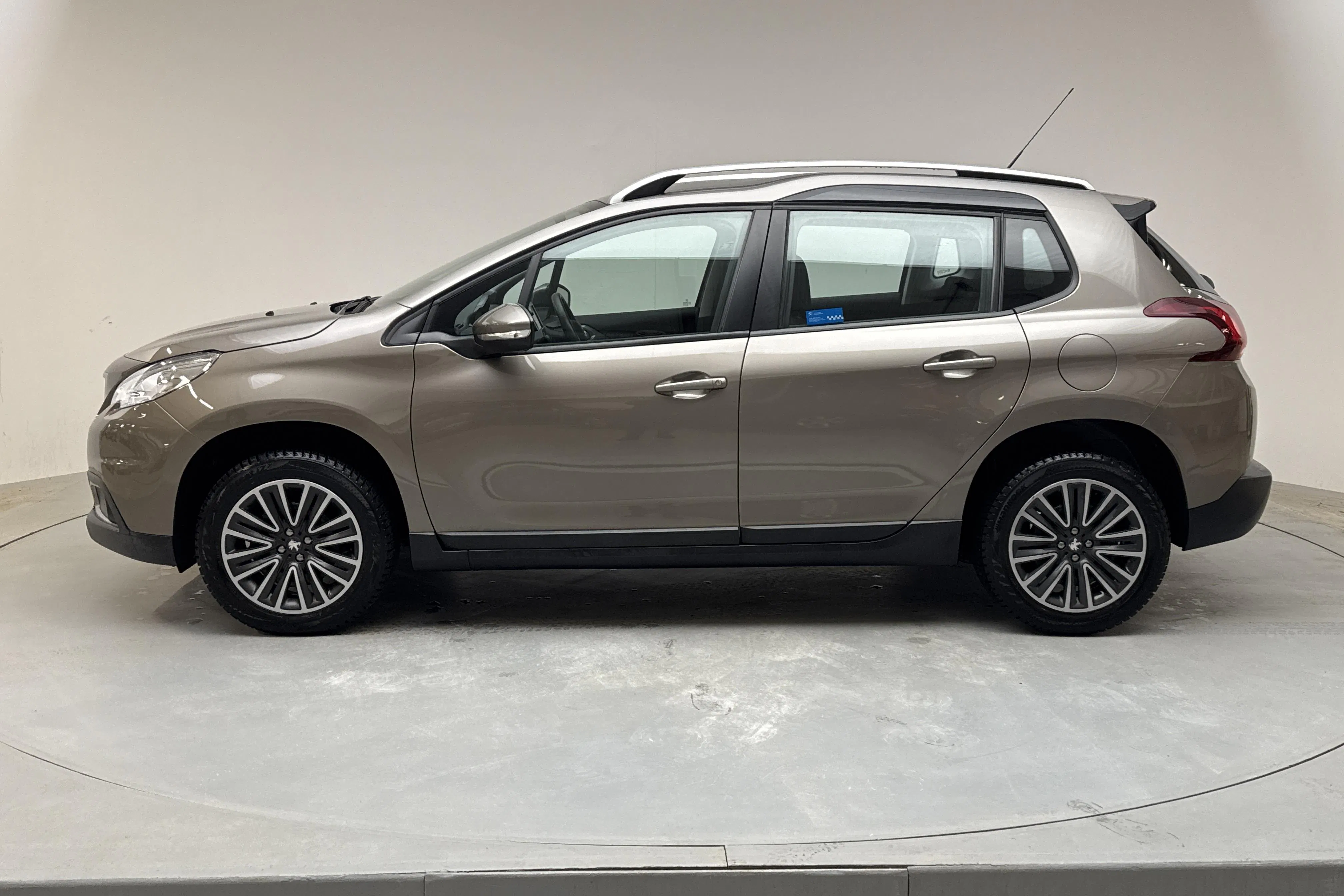 Presentation photo 2 of 13: Peugeot 2008 1.2 VTi (82hk) - 66 620 km - Manual - 2016