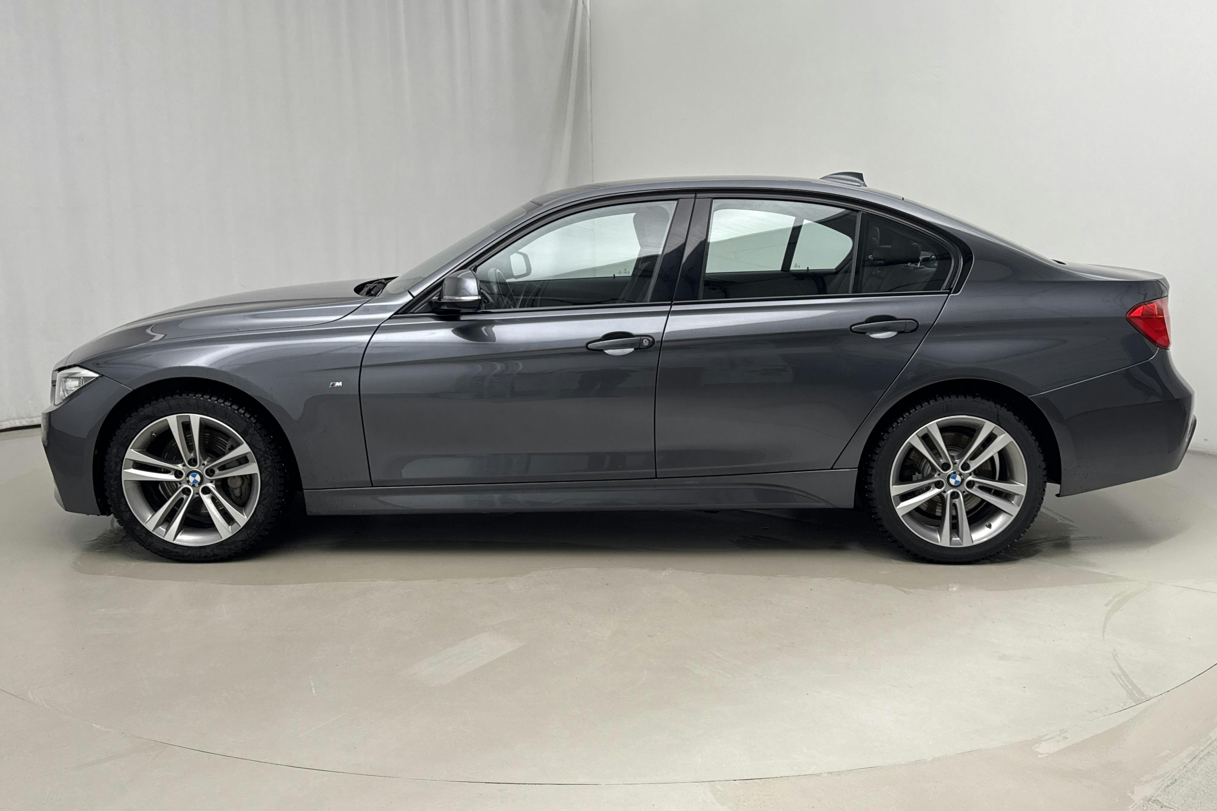 Presentation photo 2 of 14: BMW 335i xDrive Sedan, F30 (306hk) - 63 720 km - Manual - gray - 2015