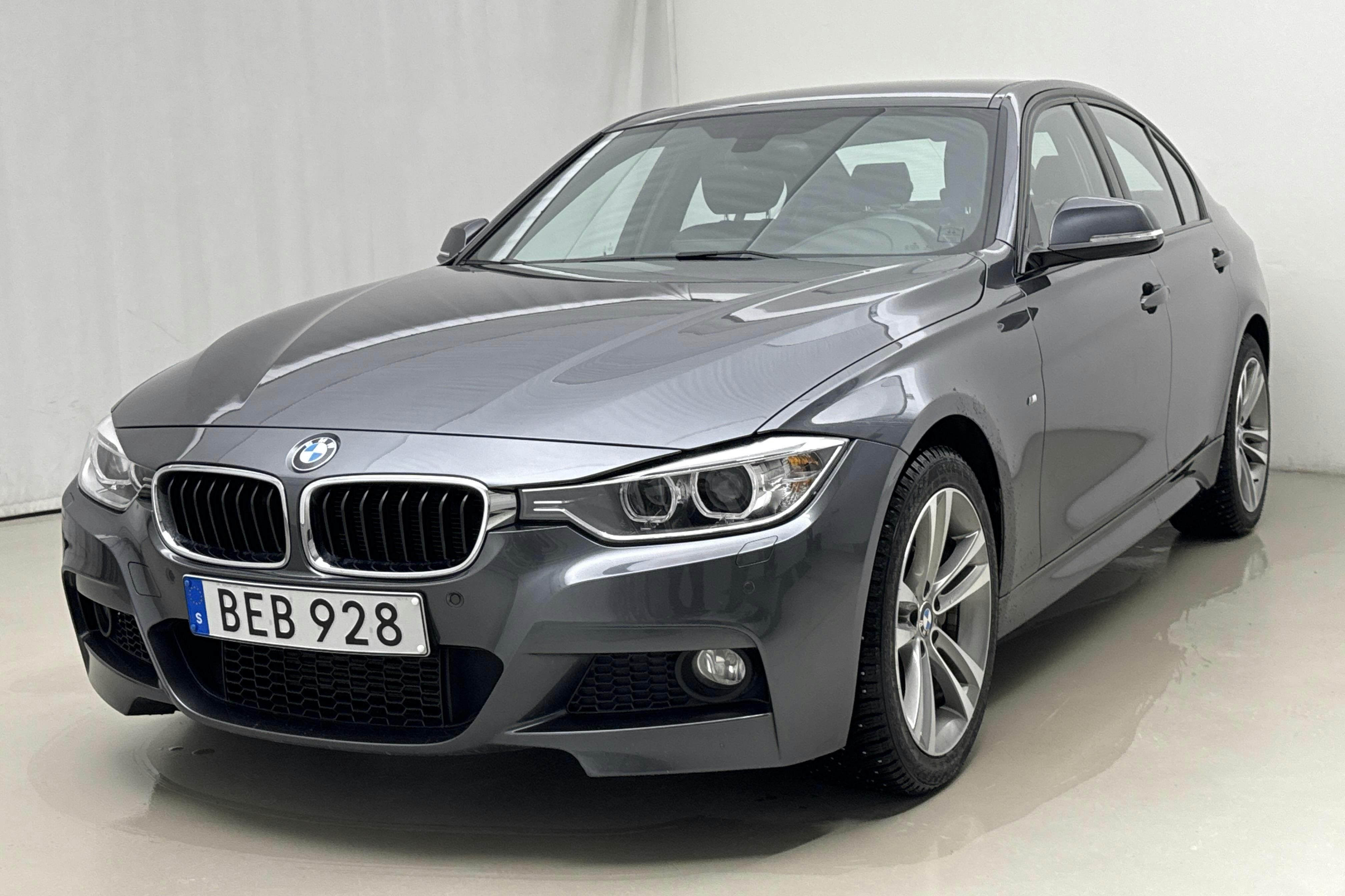 Presentation photo 1 of 14: BMW 335i xDrive Sedan, F30 (306hk) - 63 720 km - Manual - gray - 2015