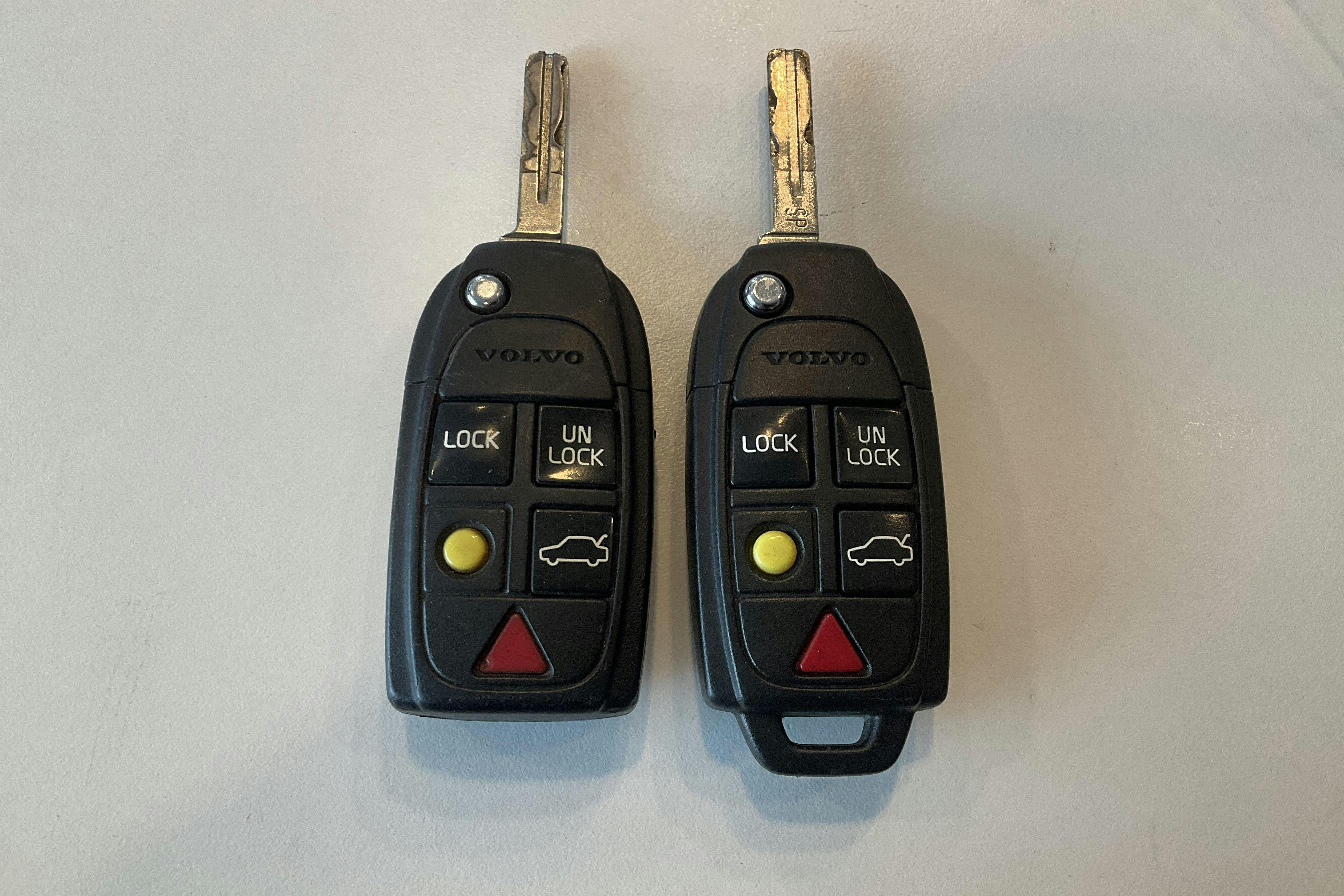 Esittelykuva 12 osoitteesta 12: Volvo V70 2.4 (170hk) - 142 800 km - Automaattinen - valkoinen - 2004