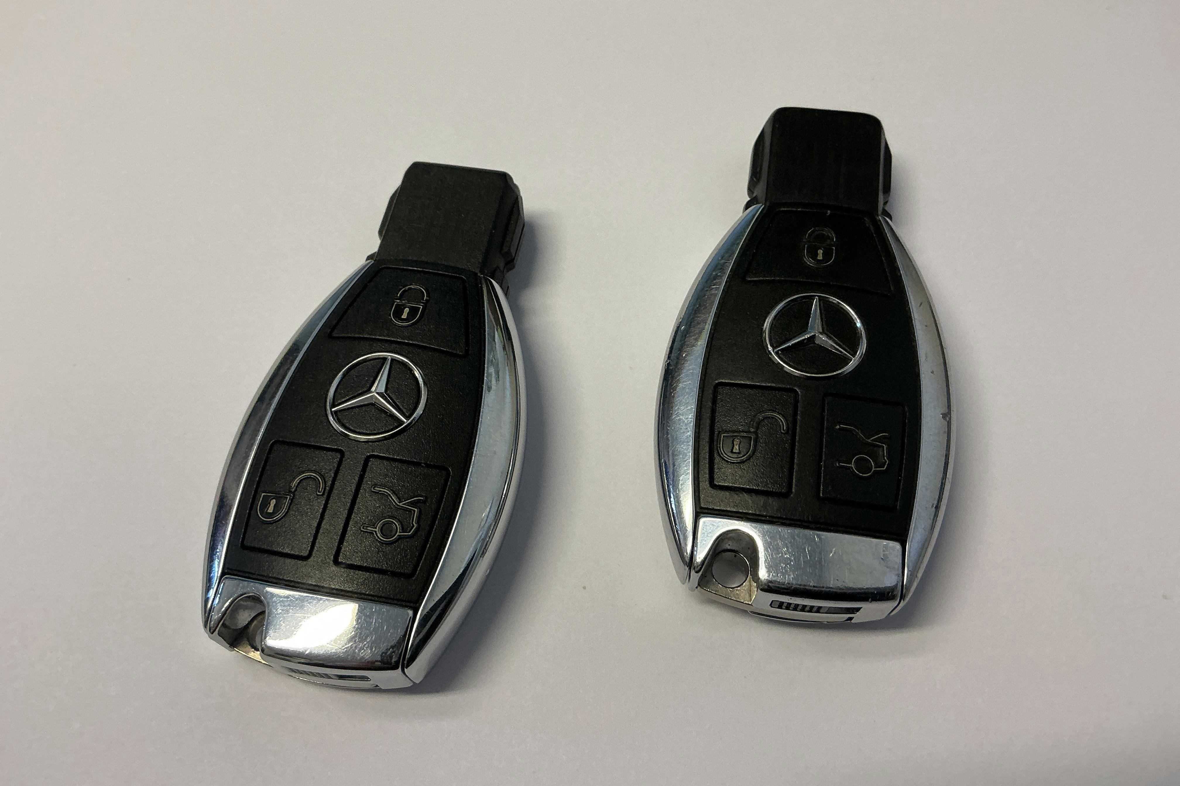 Presentation photo 14 of 14: Mercedes E 300 T BlueTEC Hybrid (231hk) - 252 980 km - Automatic - silver - 2013