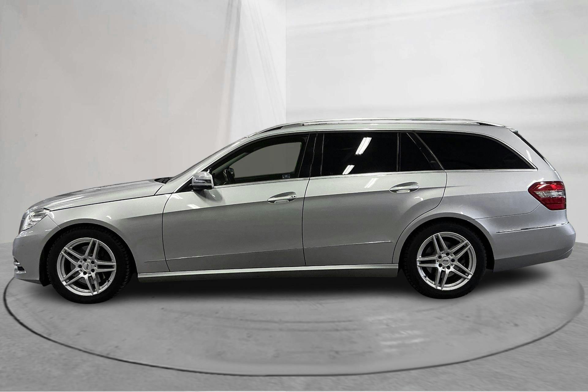 Presentation photo 2 of 14: Mercedes E 300 T BlueTEC Hybrid (231hk) - 252 980 km - Automatic - silver - 2013