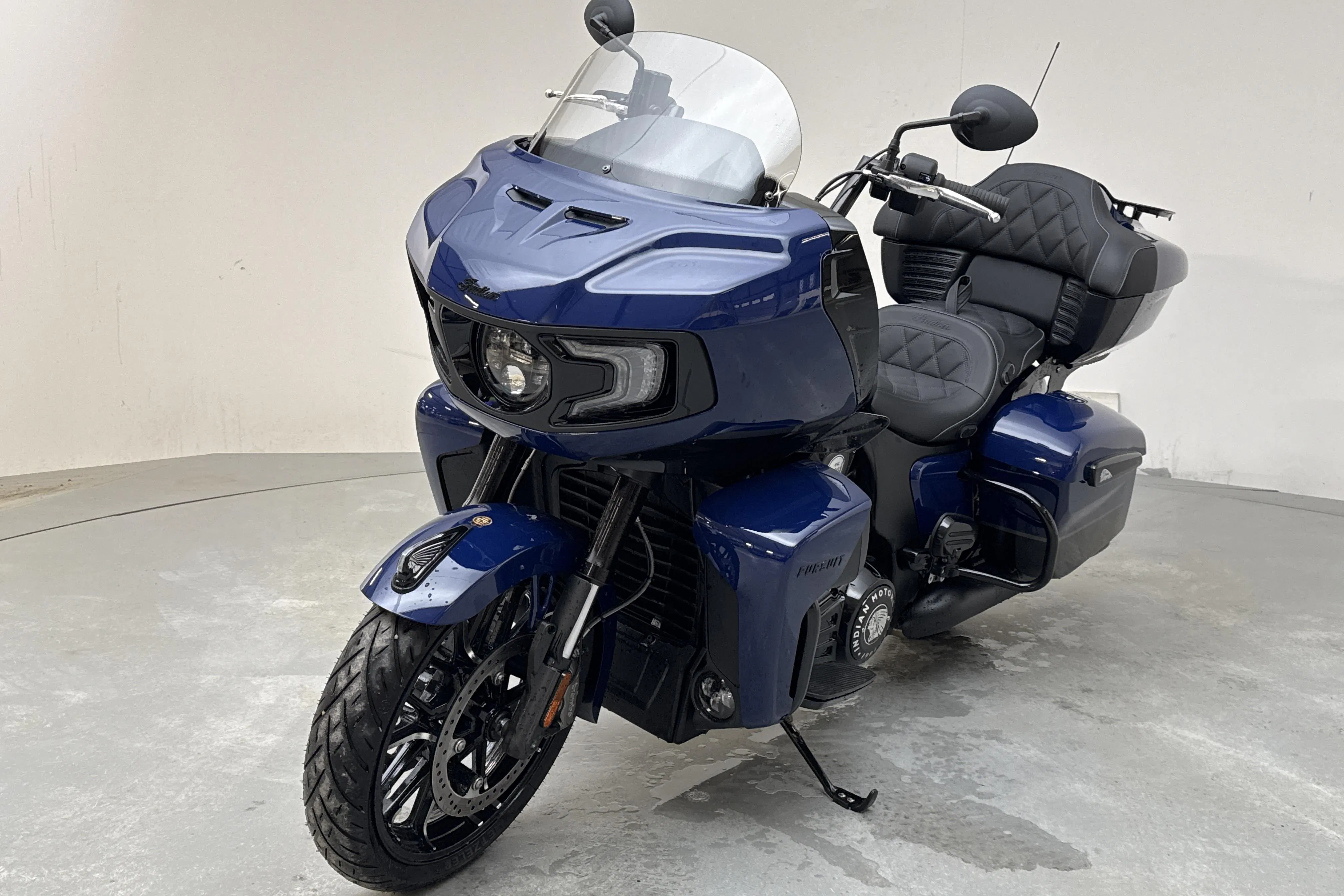 Presentationsfoto 1 av 15: Indian PURSUIT DARK HORSE Motorcykel - 43 mil - Manuell - 2023