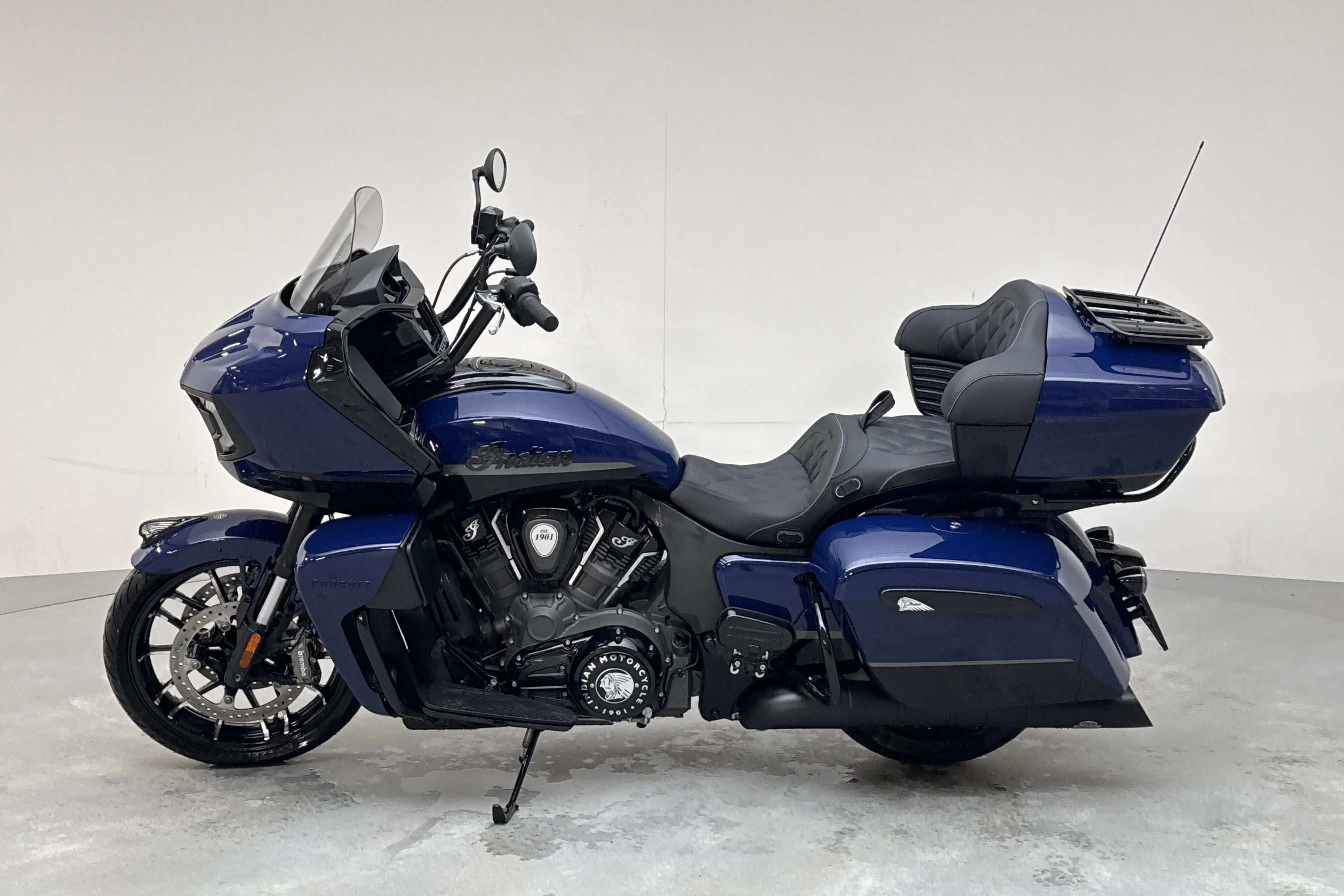 Presentationsfoto 2 av 15: Indian PURSUIT DARK HORSE Motorcykel - 43 mil - Manuell - 2023