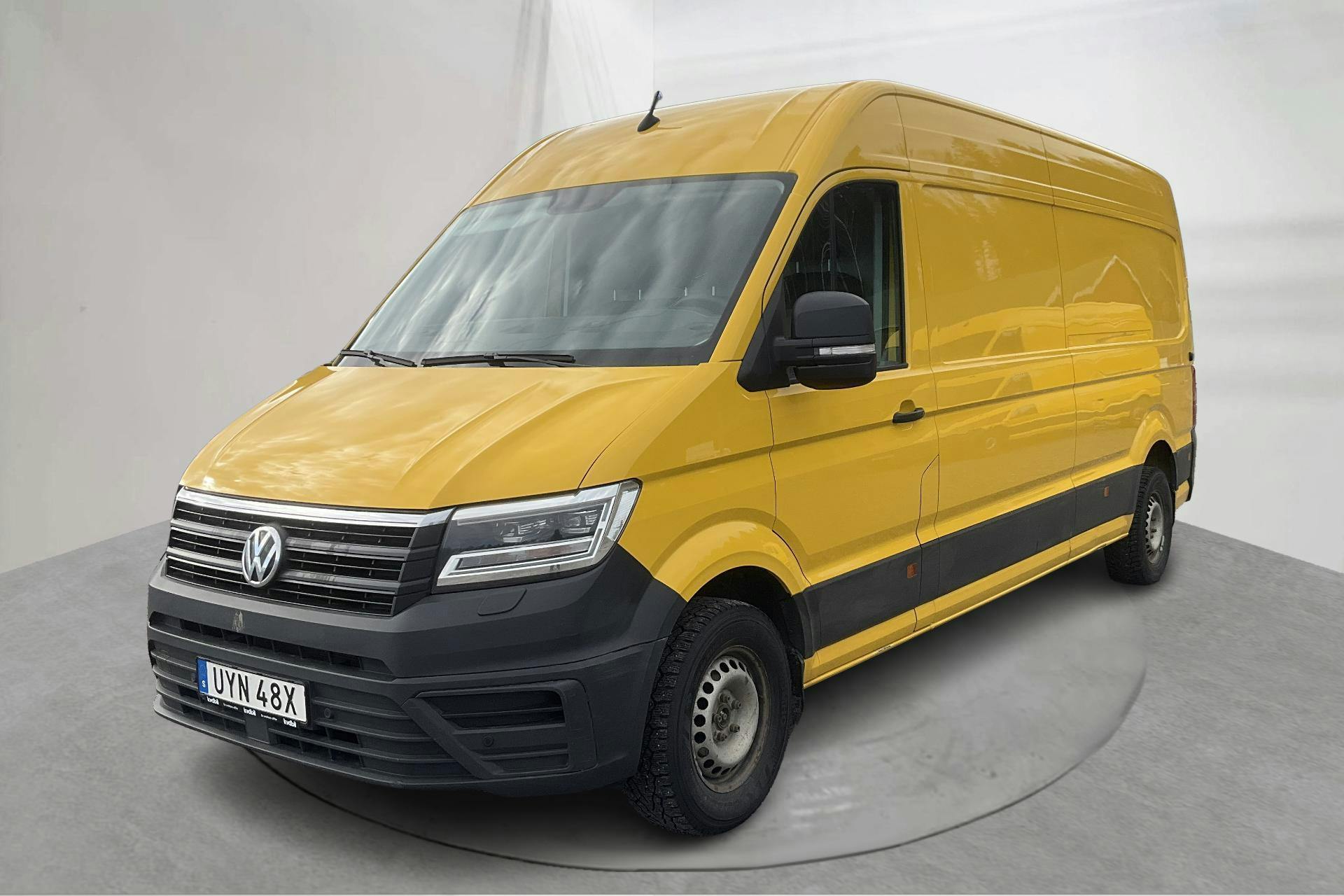 Presentation photo 1 of 13: VW Crafter 35 2.0 TDI Skåp (140hk) - 169 280 km - Automatic - yellow - 2021