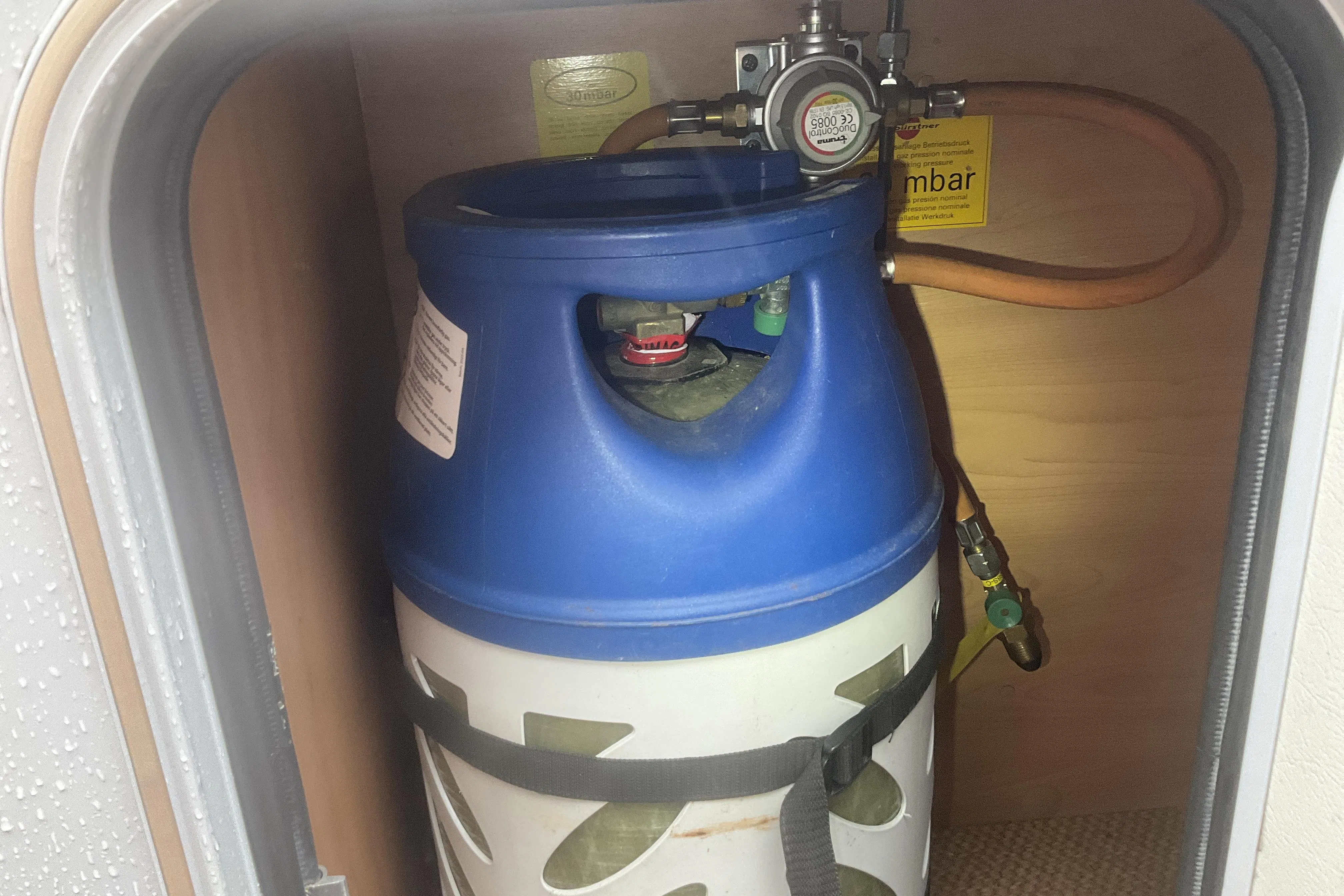 Presentation photo 31 of 31: MERCEDES-BENZ burstner t-STAR 695 Husbil - 124 290 km - Automatic - white - 2004