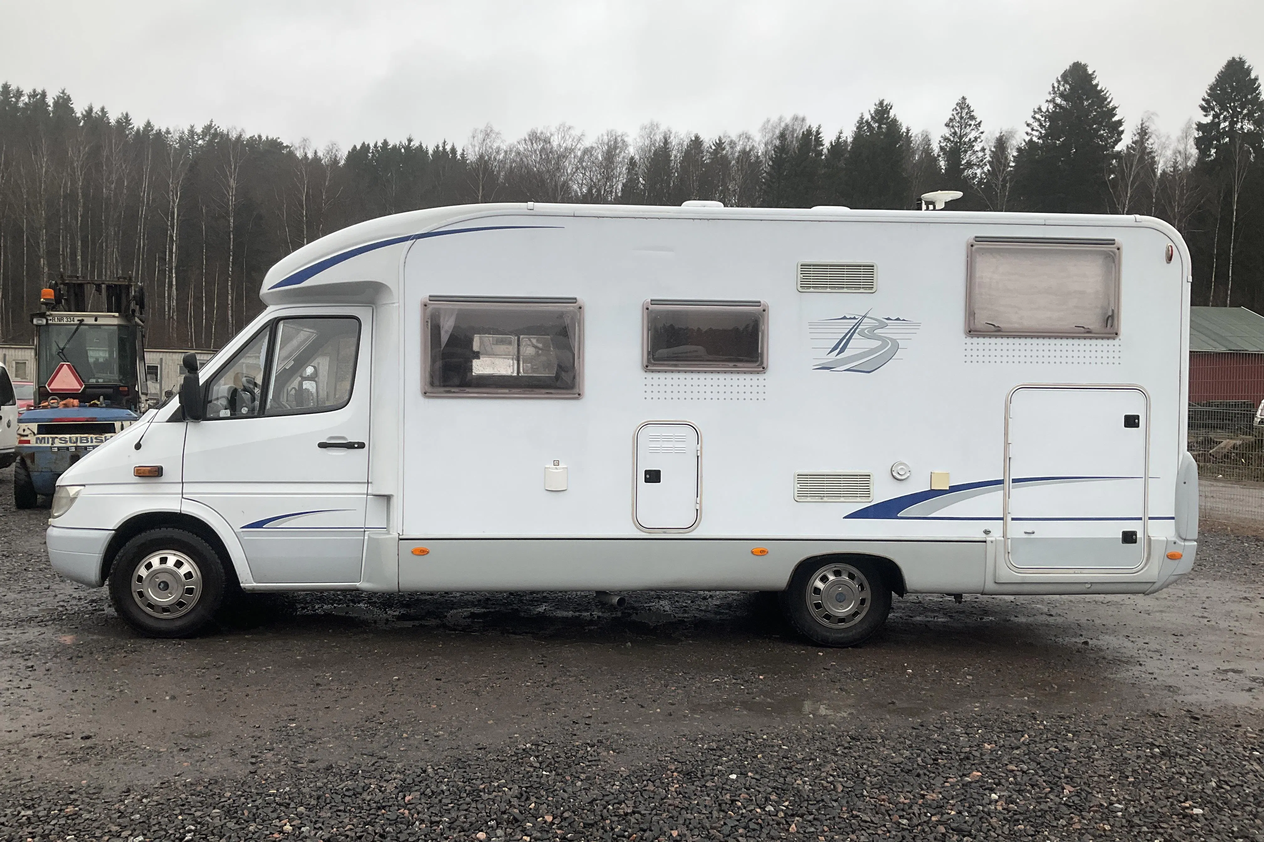 Presentation photo 2 of 31: MERCEDES-BENZ burstner t-STAR 695 Husbil - 124 290 km - Automatic - white - 2004