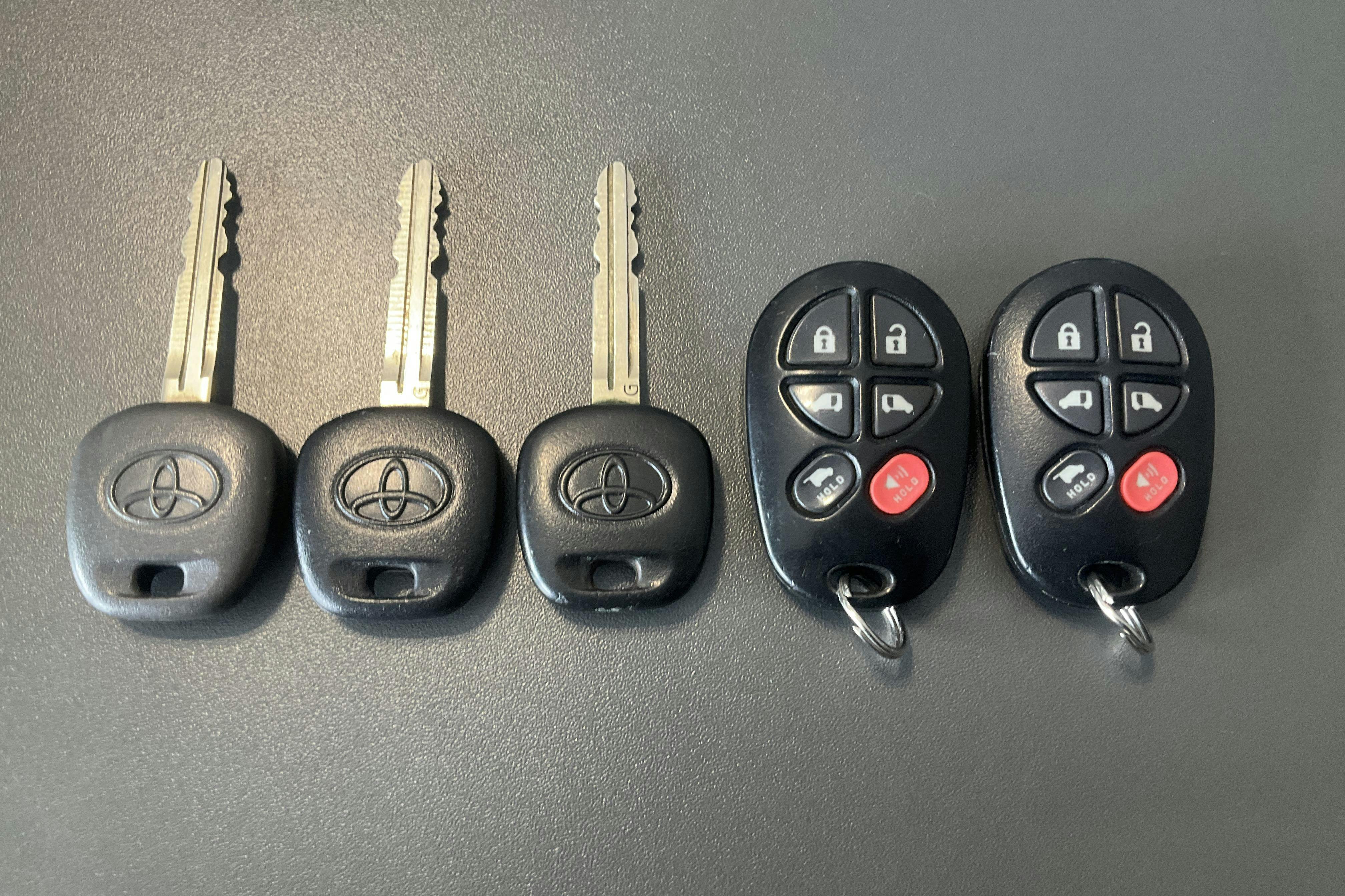 Presentation photo 21 of 21: Toyota Sienna 3.5 AWD (269hk) - 85 213 km - Automatic - gray - 2014