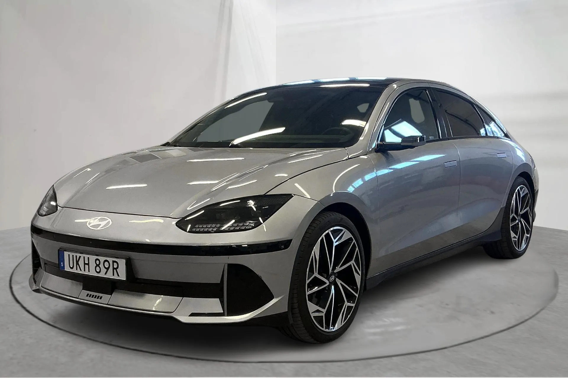 Presentation photo 1 of 19: Hyundai IONIQ 6 77kWh AWD (325hk) - 109 970 km - Automatic - gray - 2023