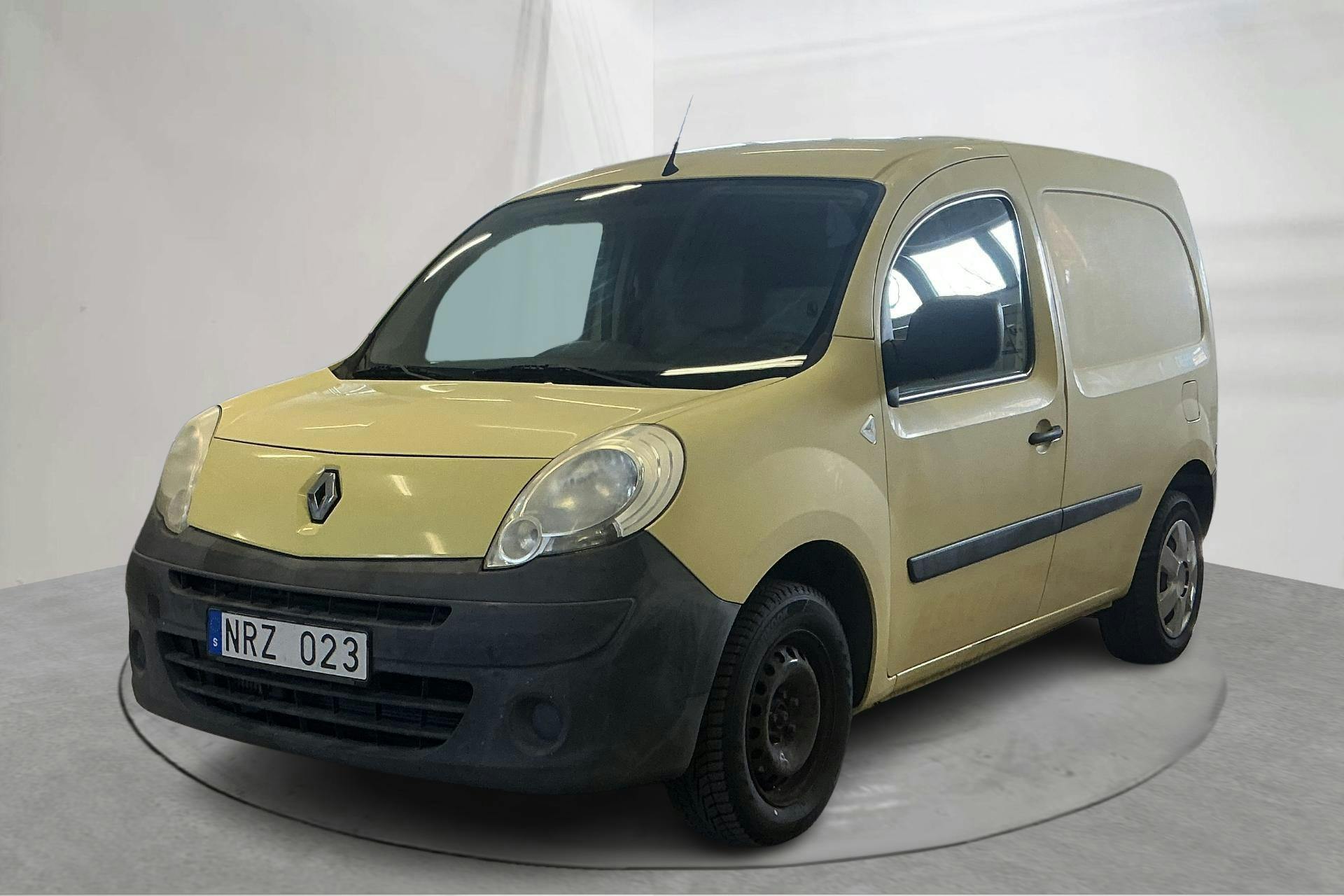 Presentation photo 1 of 16: Renault Kangoo Express II 1.5 dCi Skåp (105hk) - 233 360 km - Manual - Light Yellow - 2010