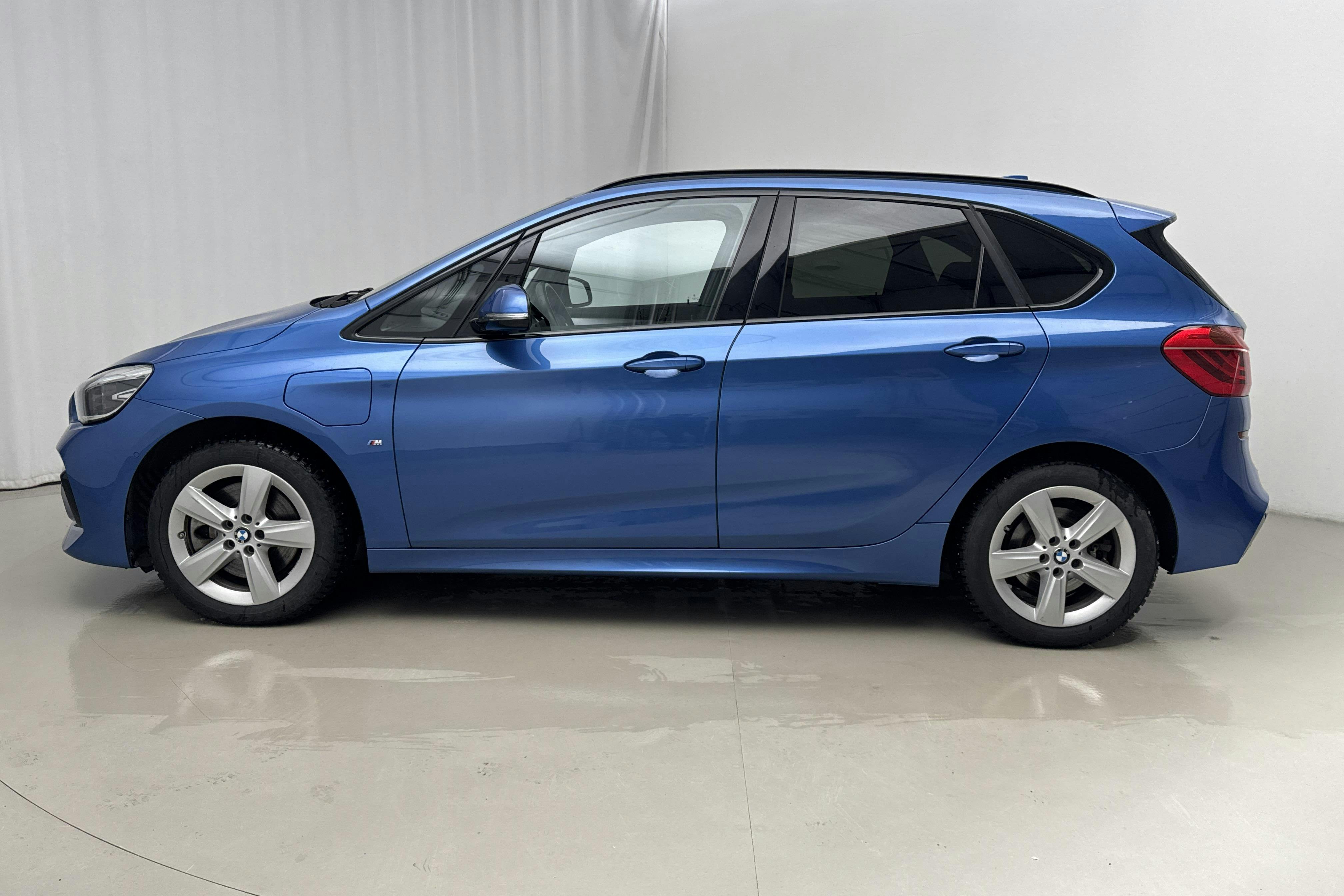 Presentation photo 2 of 24: BMW 225xe Active Tourer LCI iPerformance 9,7kWh, F45 (224hk) - 27 080 km - Automatic - blue - 2020