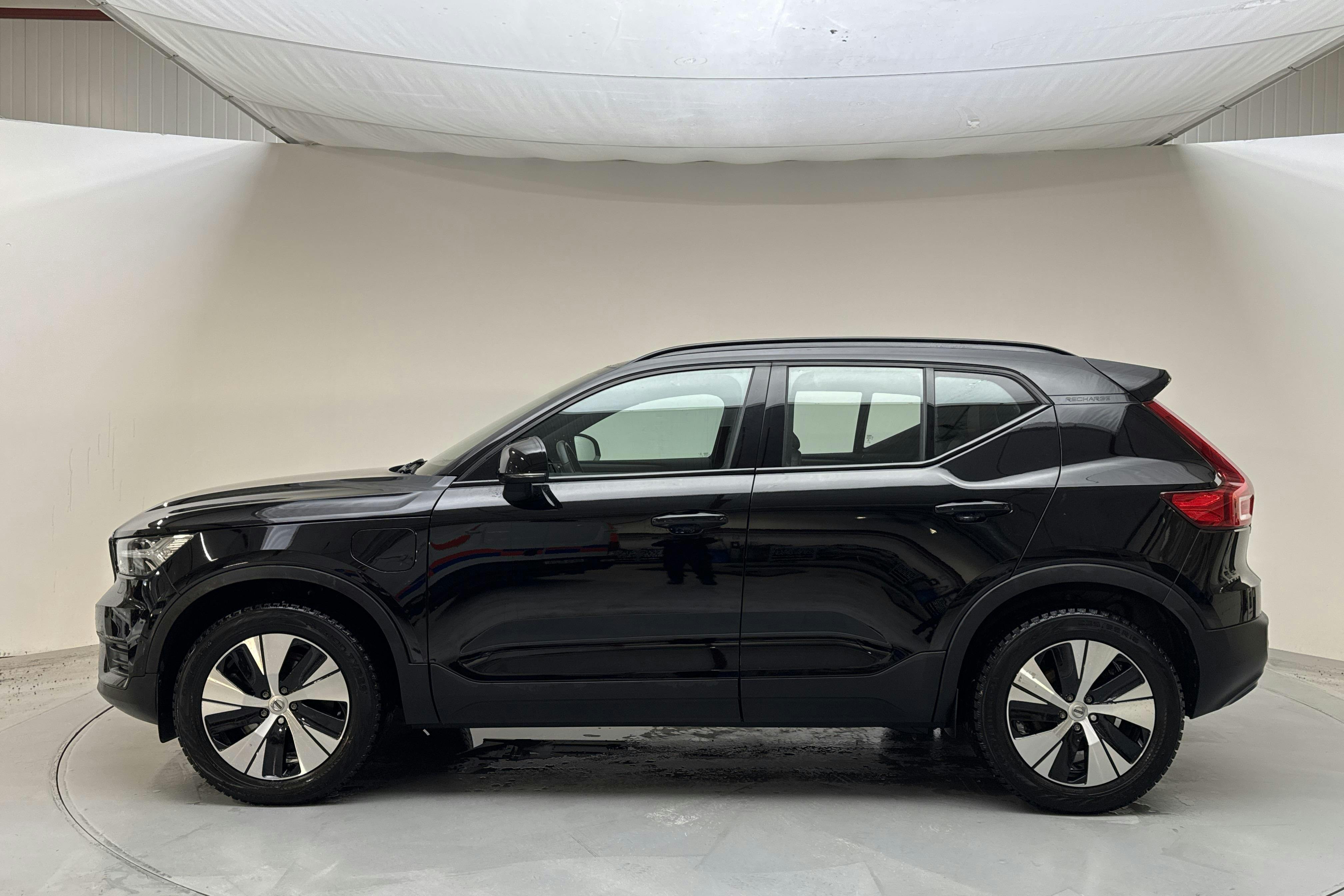 Presentation photo 2 of 17: Volvo XC40 T4 2WD Twin Engine (211hk) - 59 220 km - Automatic - black - 2022