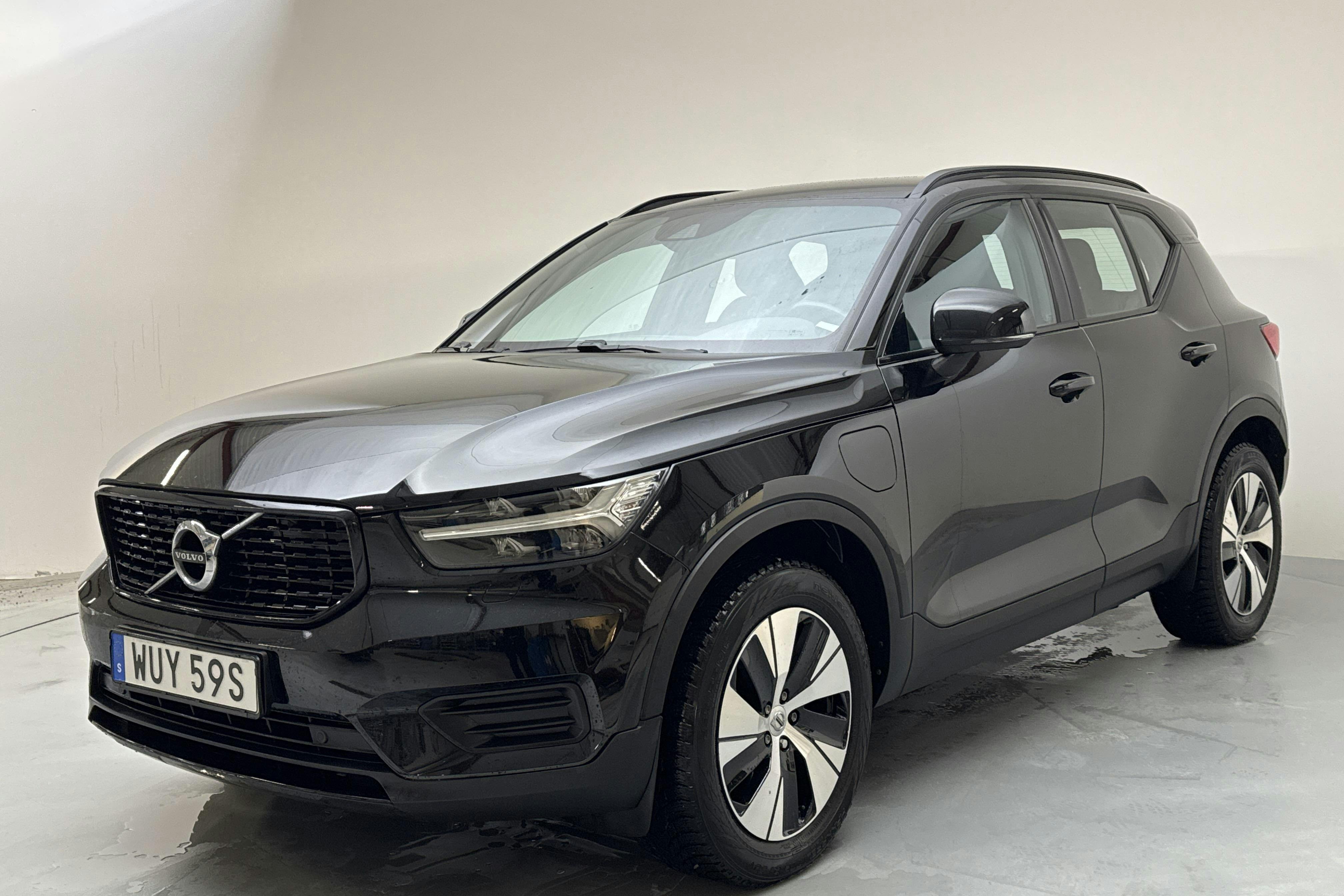 Presentation photo 1 of 17: Volvo XC40 T4 2WD Twin Engine (211hk) - 59 220 km - Automatic - black - 2022
