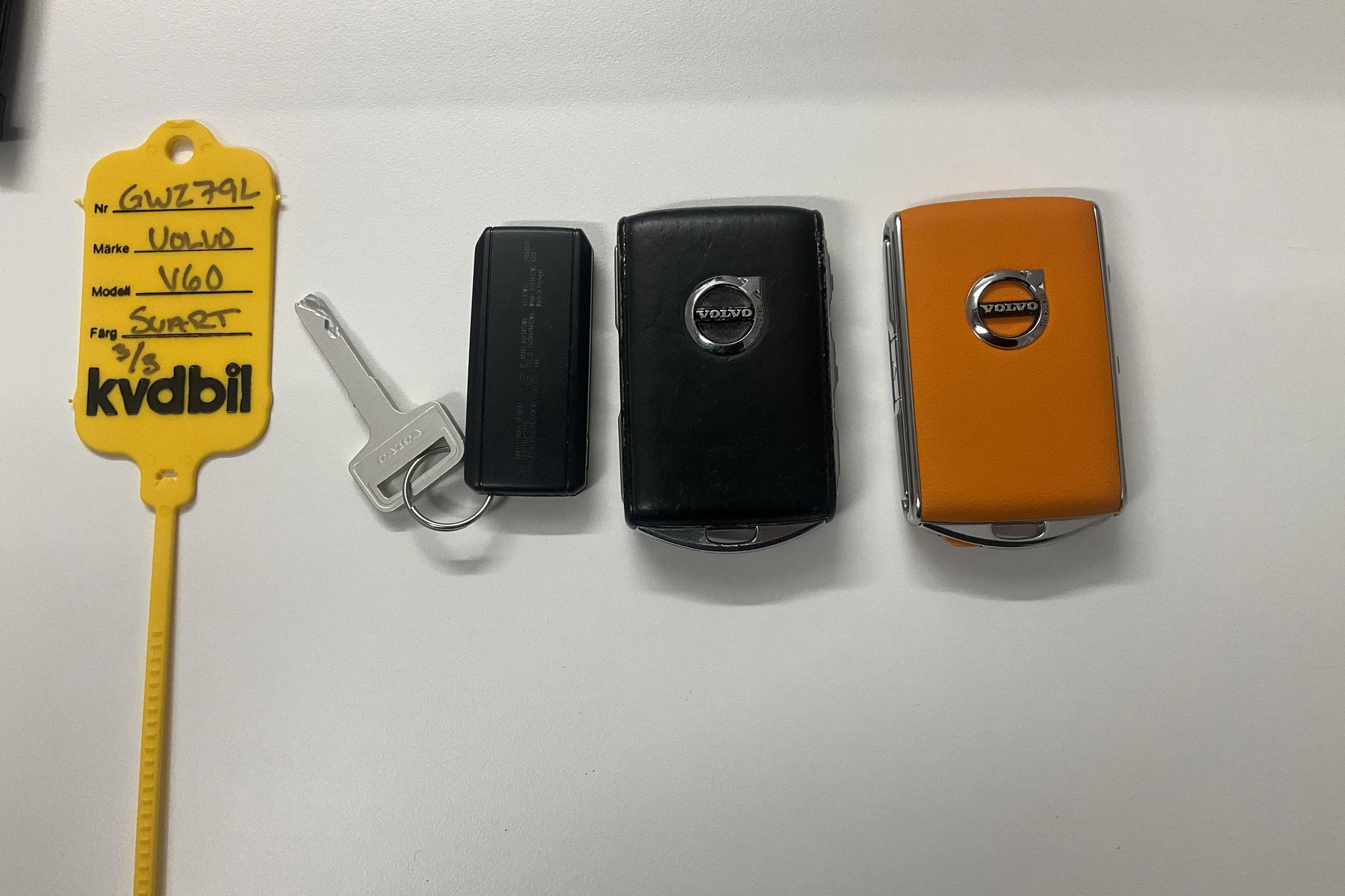 Presentation photo 20 of 20: Volvo V60 T6 AWD Twin Engine (340hk) - 110 790 km - Automatic - black - 2021