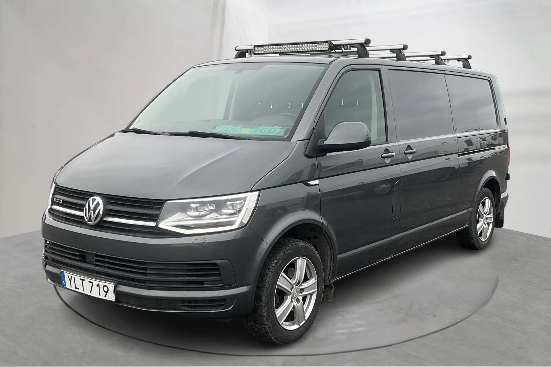 Presentation photo 1 of 15: VW Transporter T6 2.0 TDI BMT Skåp 4MOTION (150hk) - 175 010 km - Automatic - gray - 2018