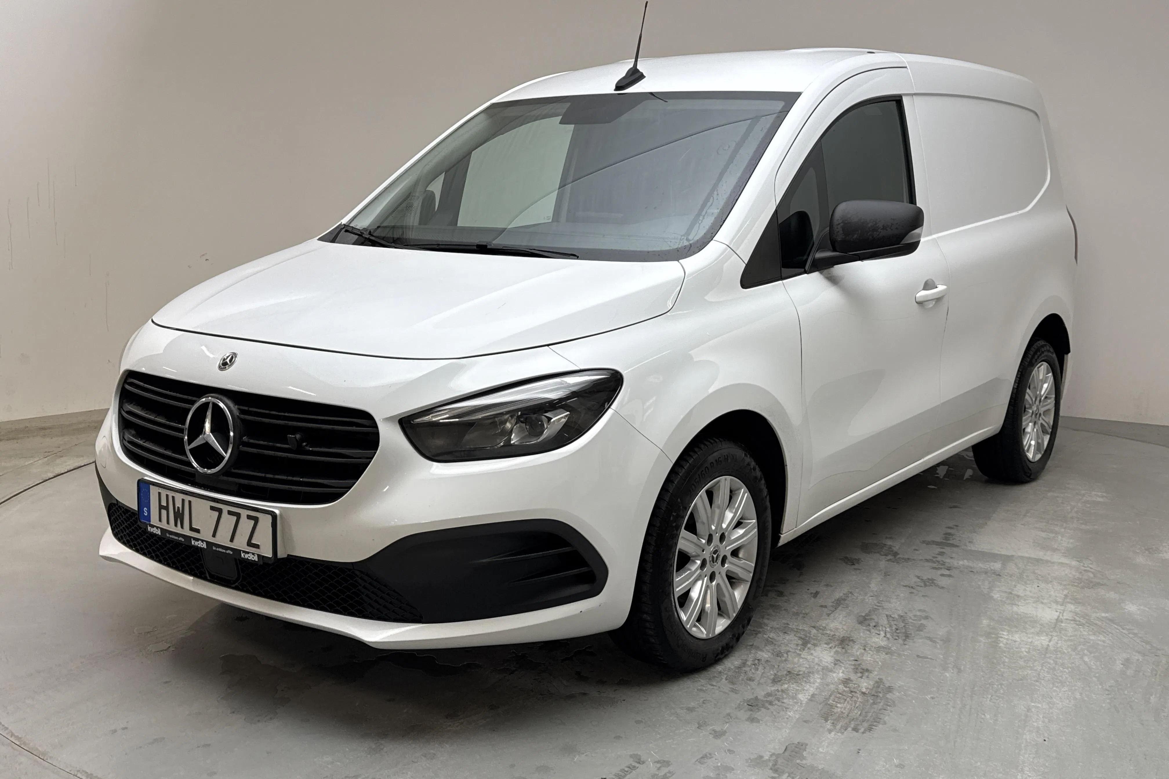 Presentationsfoto 1 av 12: Mercedes Citan 112 1.5 CDI (116hk) - 12 780 mil - Manuell - vit - 2022