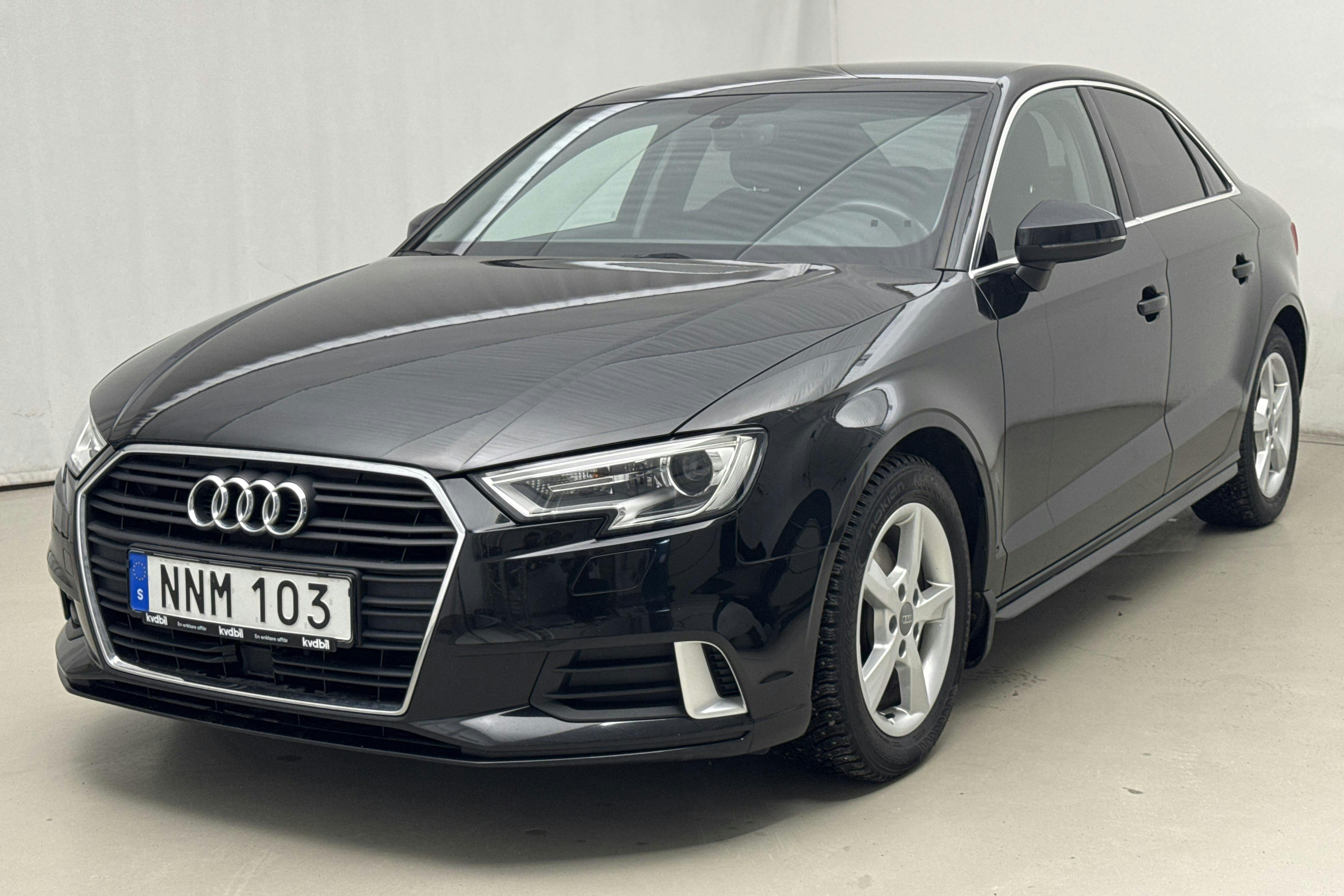 Presentationsfoto 1 av 16: Audi A3 1.4 TFSI Sedan (150hk) - 9 612 mil - Manuell - svart - 2017