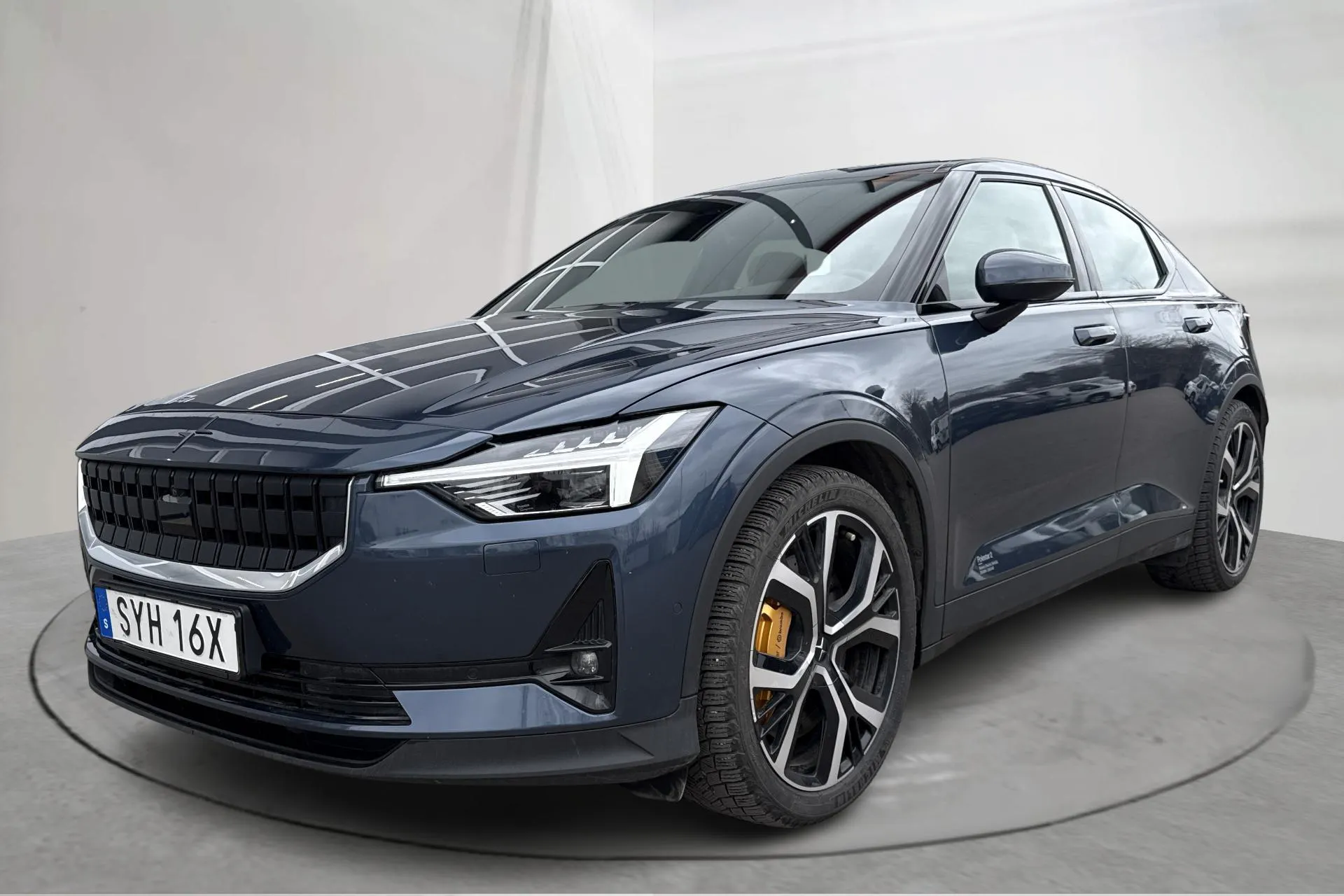 Presentationsfoto 1 av 22: Polestar 2 Long range Dual motor (408hk) - 11 414 mil - Automat - Dark Blue - 2021