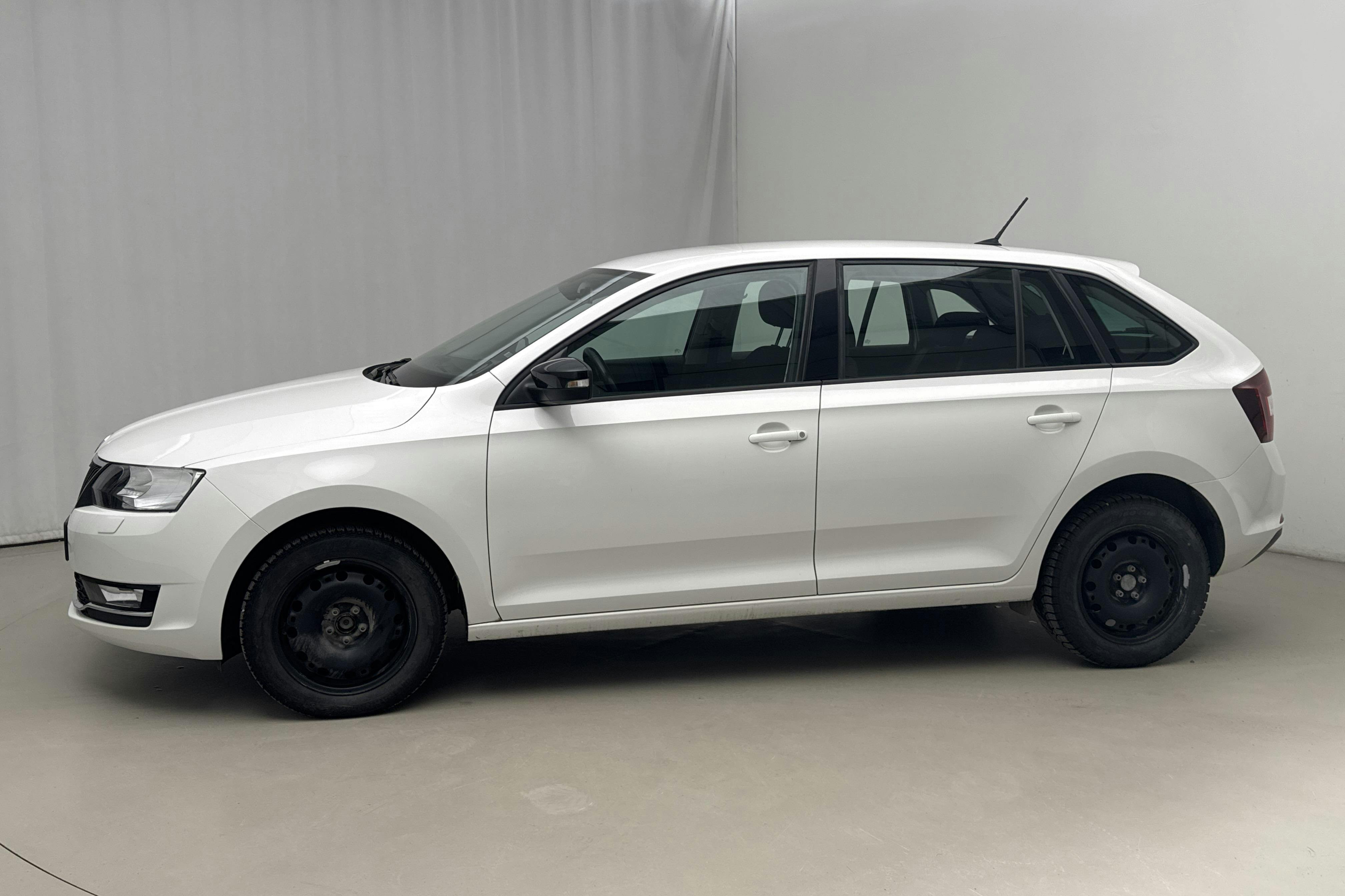 Presentation photo 2 of 13: Skoda Rapid 1.4 TDI Spaceback (90hk) - 40 790 km - Manual - white - 2018