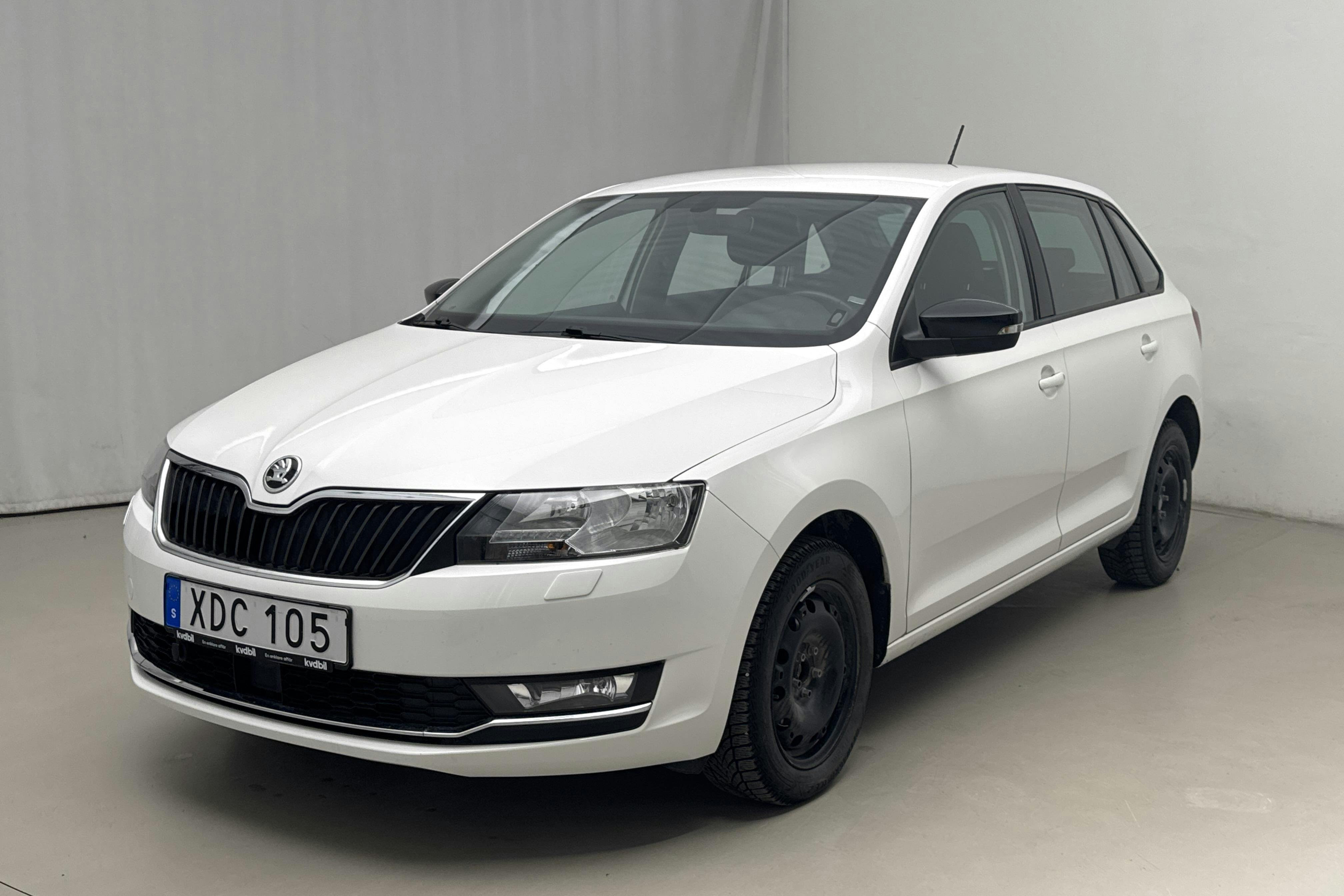 Presentation photo 1 of 13: Skoda Rapid 1.4 TDI Spaceback (90hk) - 40 790 km - Manual - white - 2018