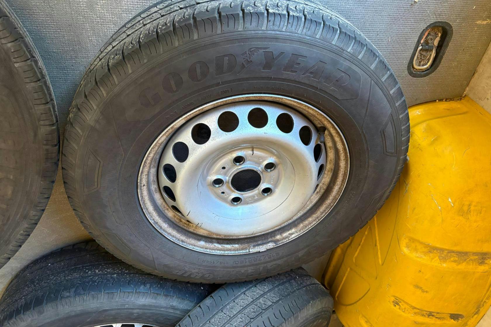 Presentationsfoto 15 av 15: VW Crafter 35 2.0 TDI Skåp (177hk) - 16 026 mil - Automat - gul - 2018