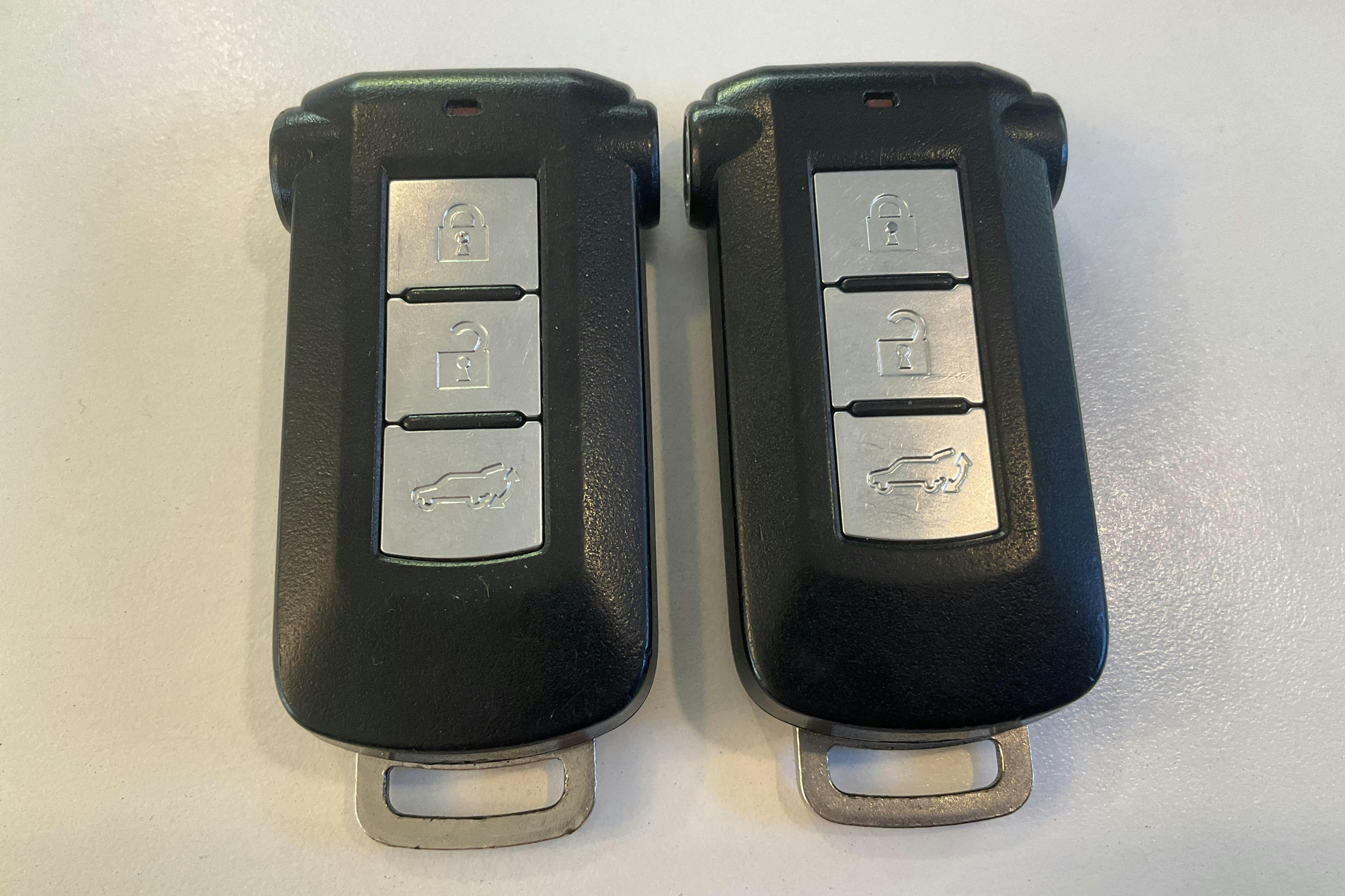 Presentation photo 22 of 22: Mitsubishi Outlander 2.0 Plug-in Hybrid 4WD (121hk) - 186 610 km - Automatic - white - 2016