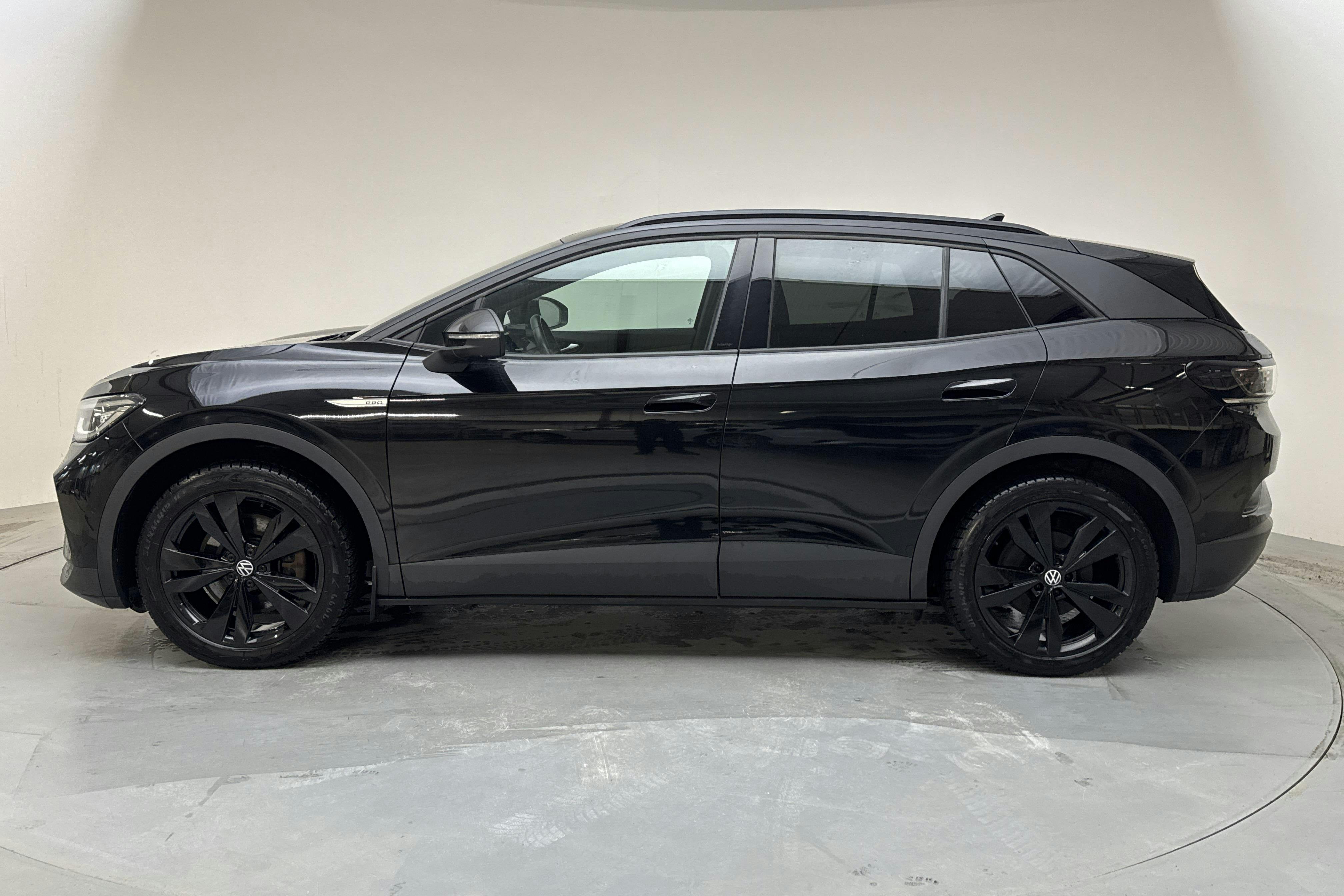 Presentationsfoto 2 av 22: VW ID.4 77kWh (204hk) - 12 400 mil - Automat - svart - 2023