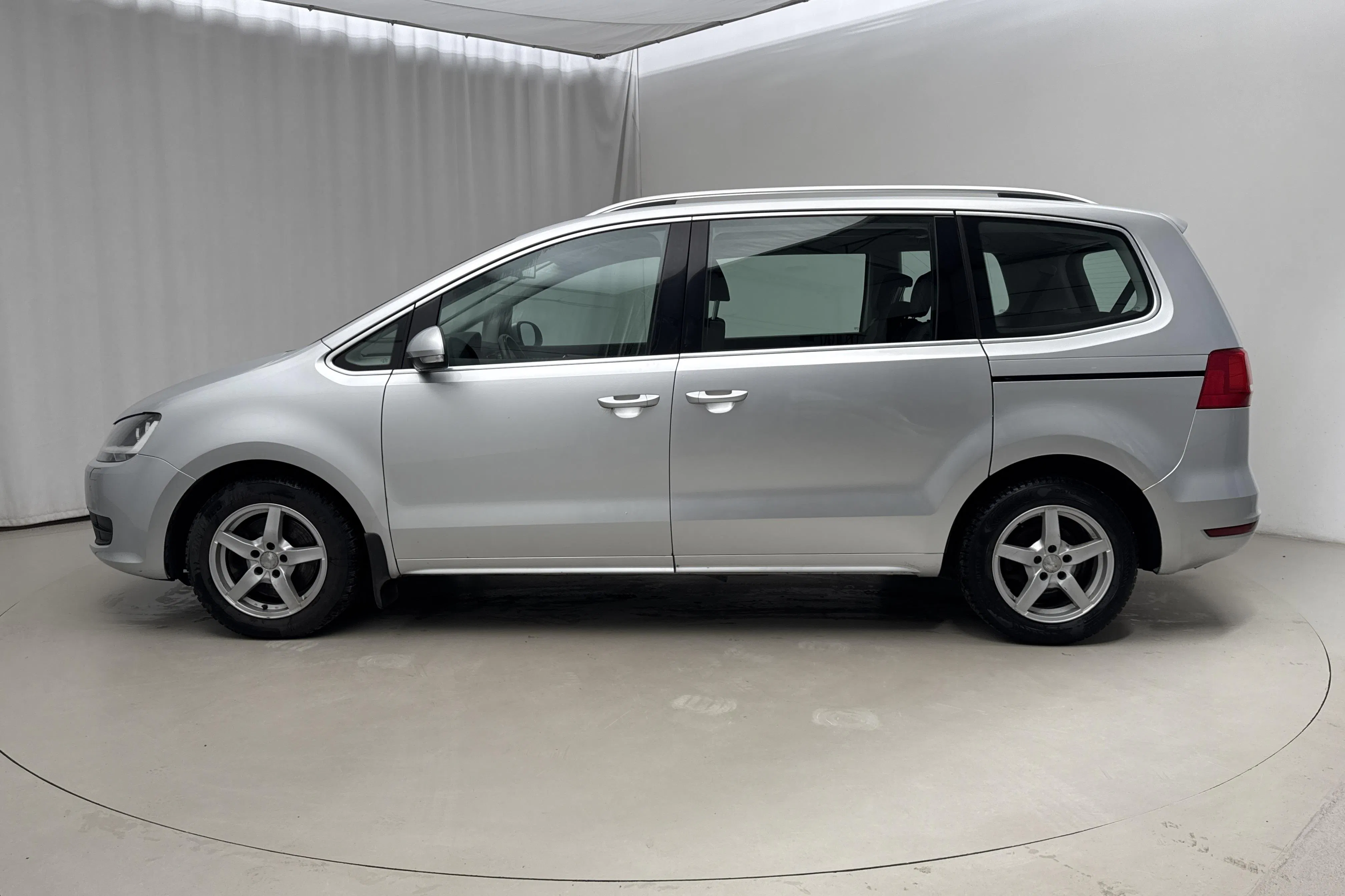 Presentation photo 2 of 16: VW Sharan 1.4 TSI BlueMotion Technology (150hk) - 183 430 km - Manual - silver - 2011
