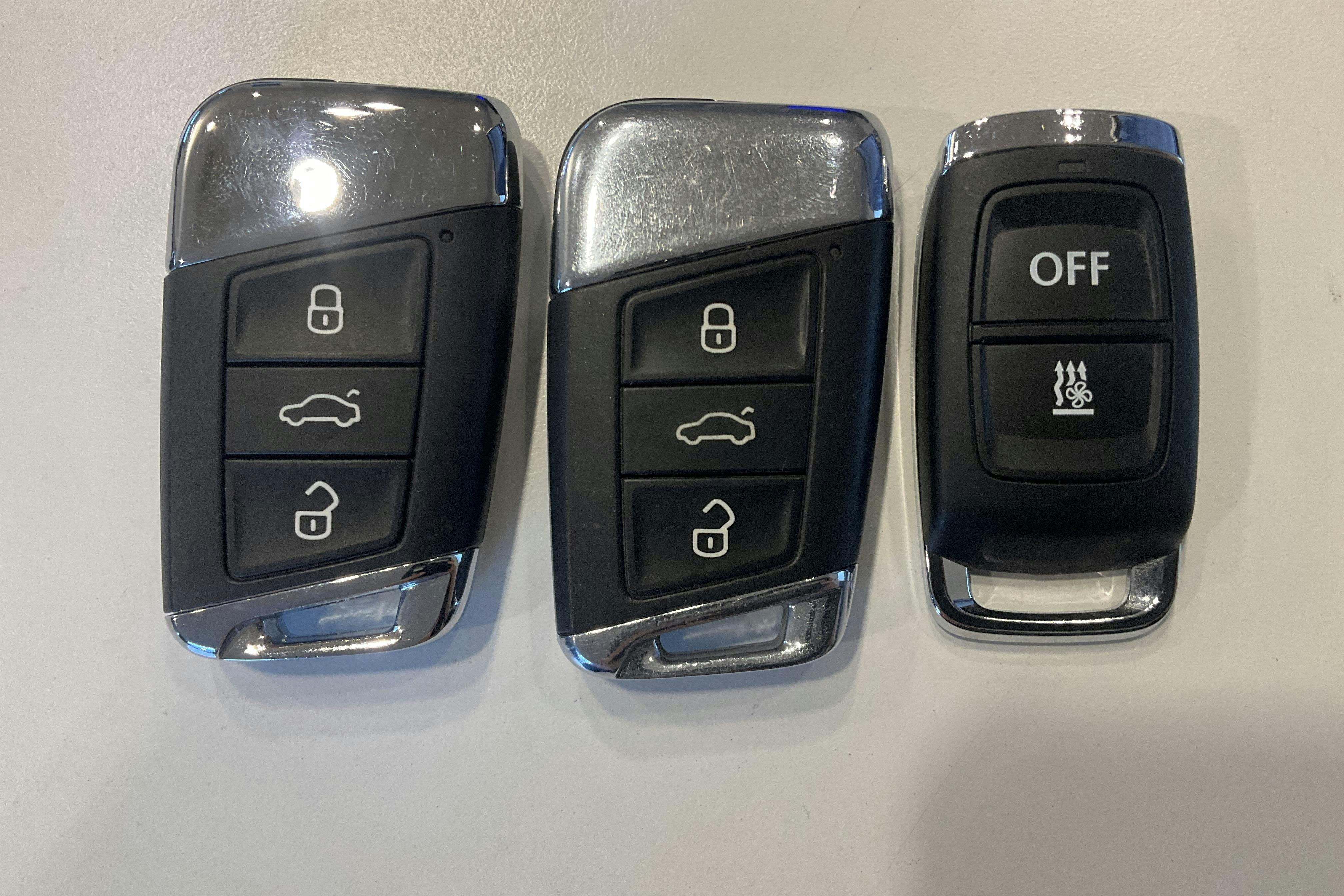 Presentationsfoto 16 av 16: VW Passat 2.0 TDI Sportscombi 4Motion (200hk) - 20 678 mil - Automat - blå - 2021