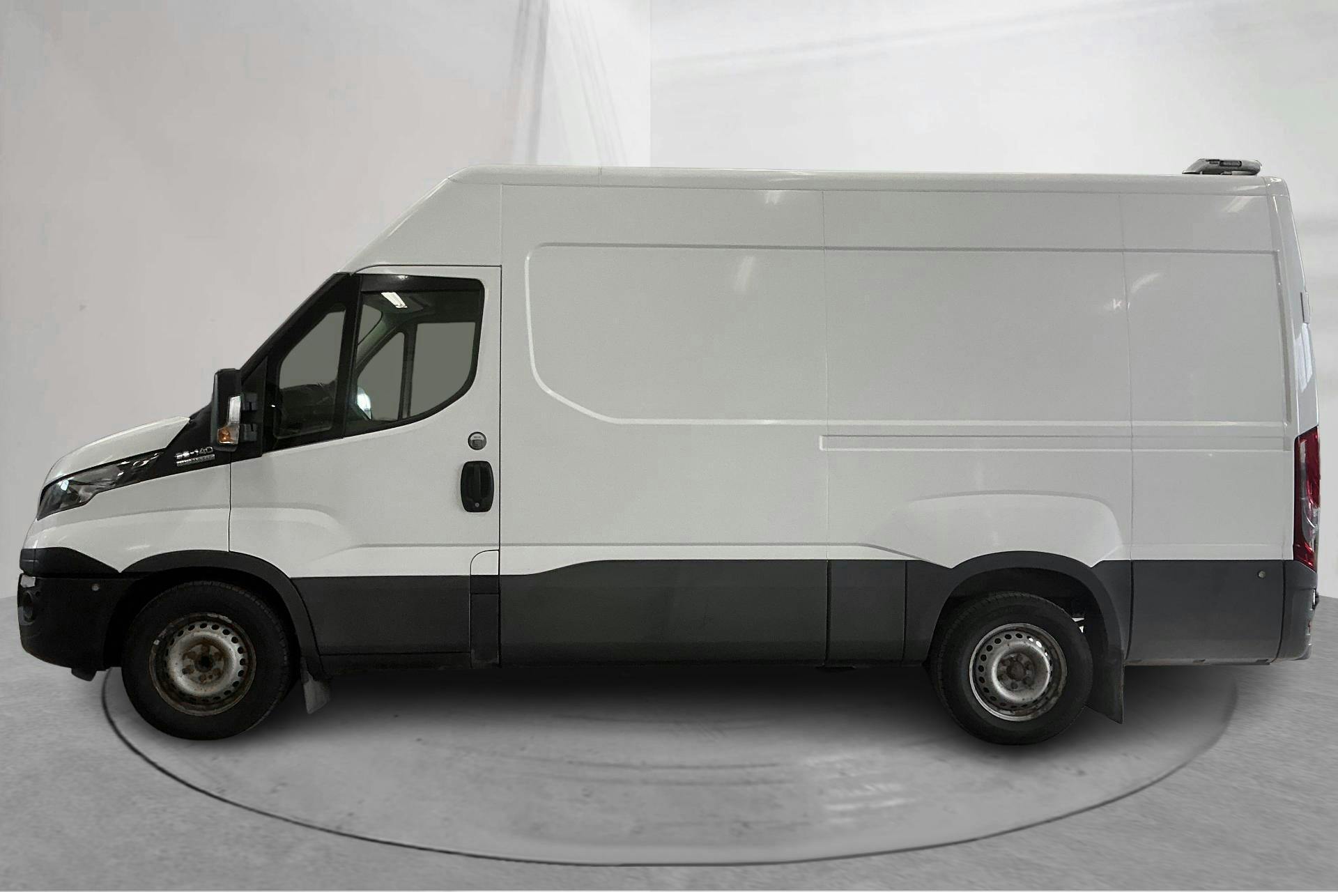 Presentation photo 2 of 11: Iveco Daily 35 2.3 (136hk) - 176 410 km - Automatic - white - 2019