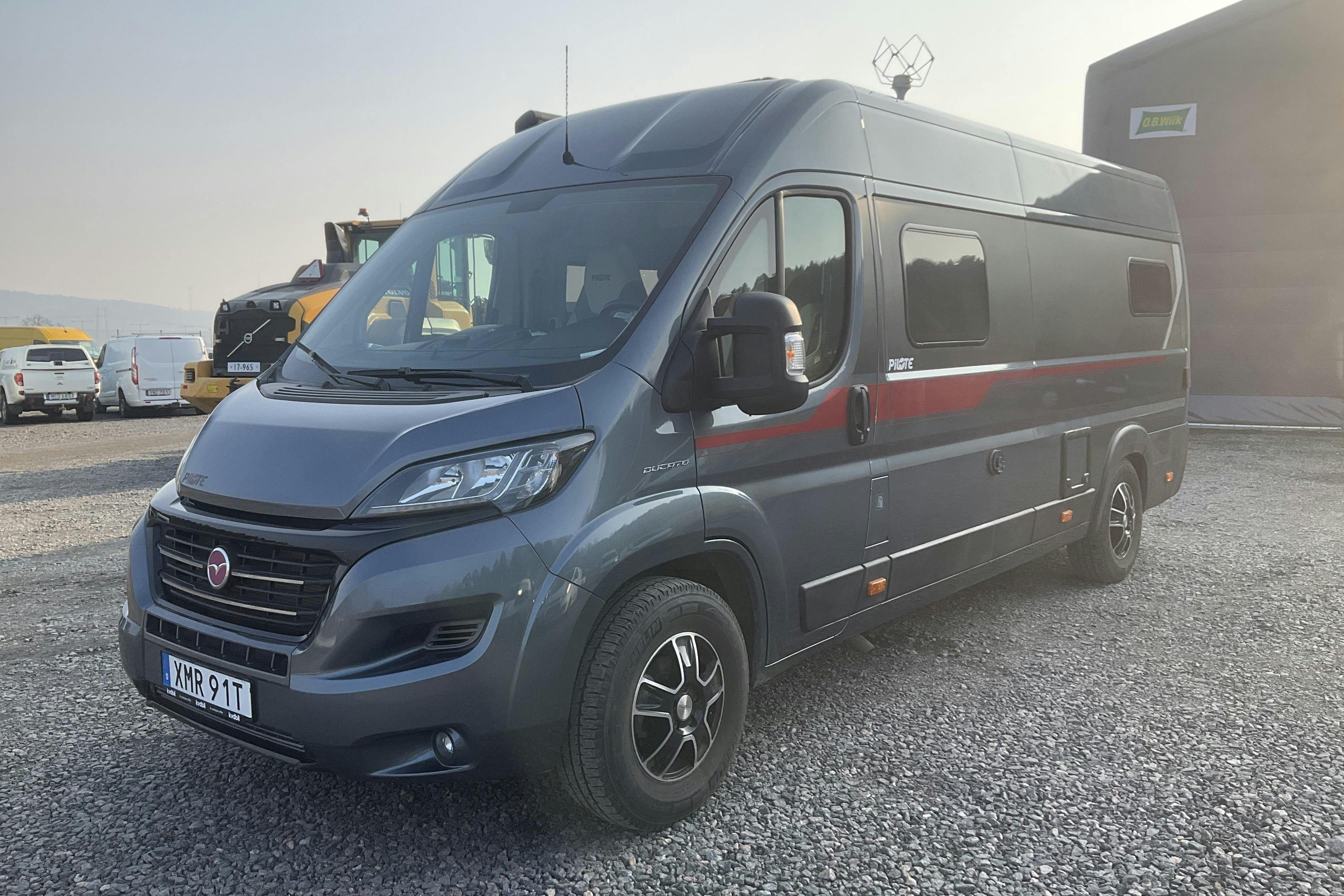 Presentation photo 1 of 34: FIAT PiLOTE V630J Campingbil - 31 380 km - Automatic - gray - 2019