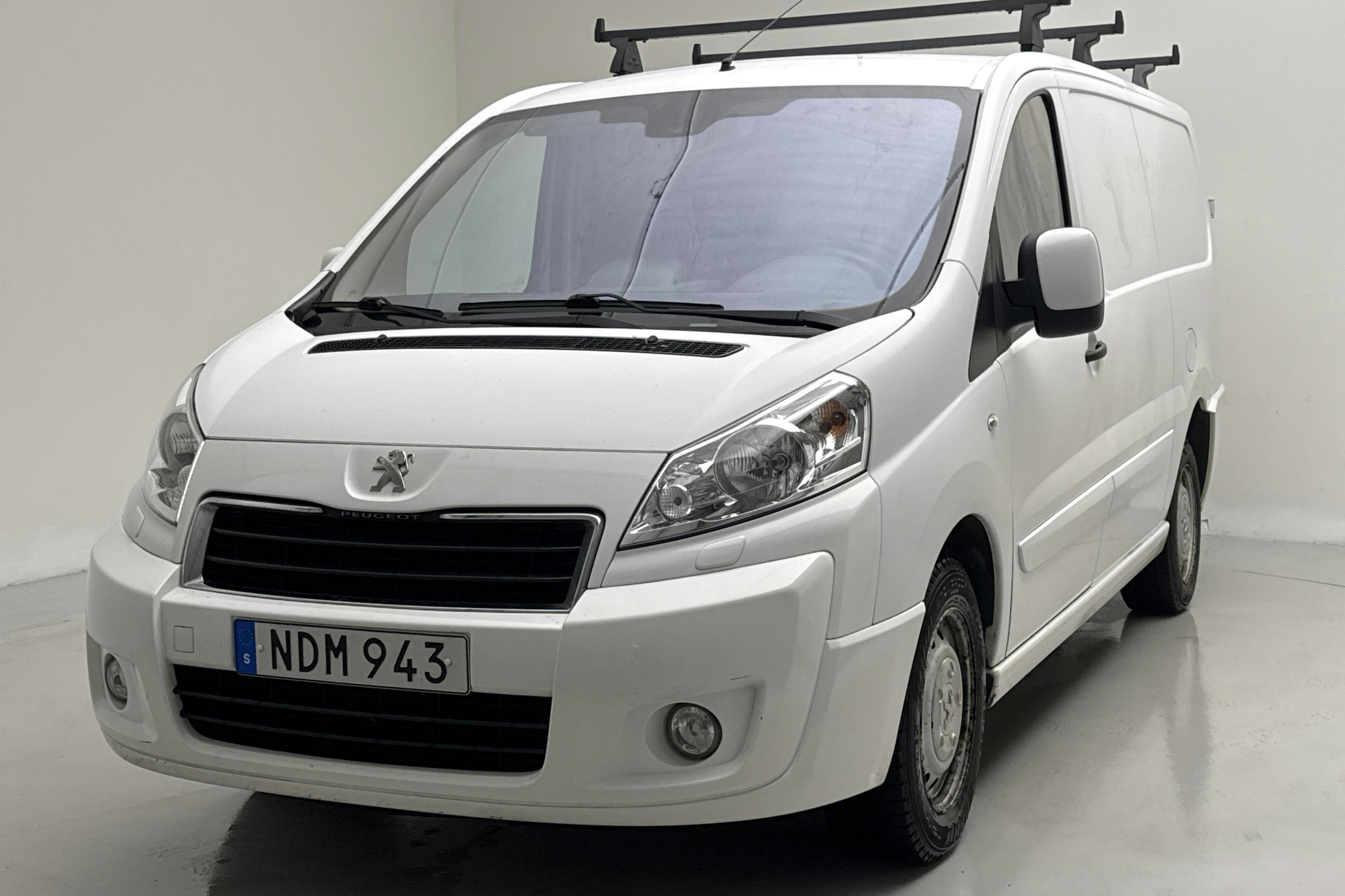 Presentation photo 1 of 13: Peugeot Expert 2.0 HDI Skåp (128hk) - 150 150 km - Manual - white - 2016