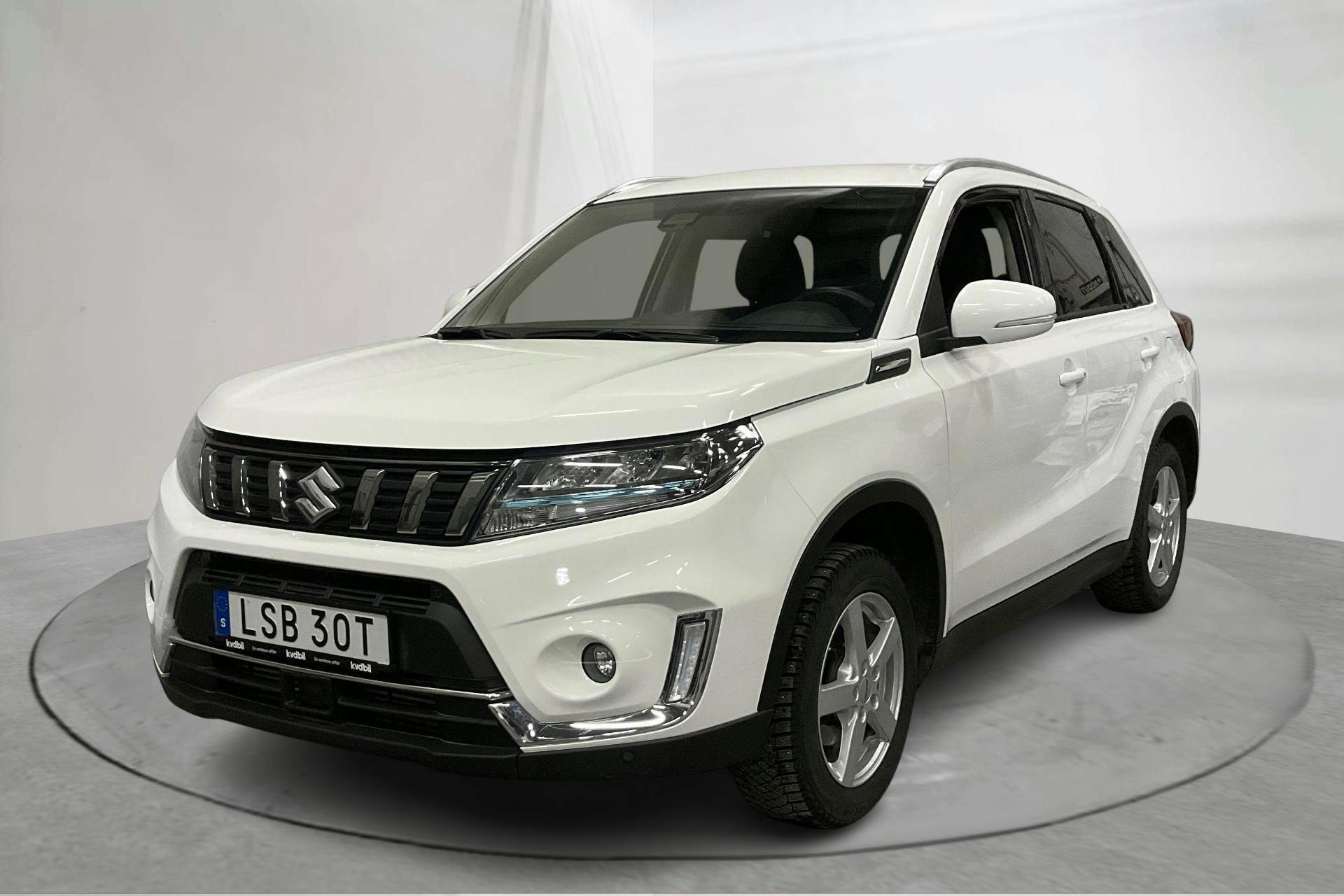 Presentation photo 1 of 16: Suzuki Vitara 1.4T Boosterjet Hybrid Allgrip 4x4 (129hk) - 80 160 km - Automatic - white - 2022