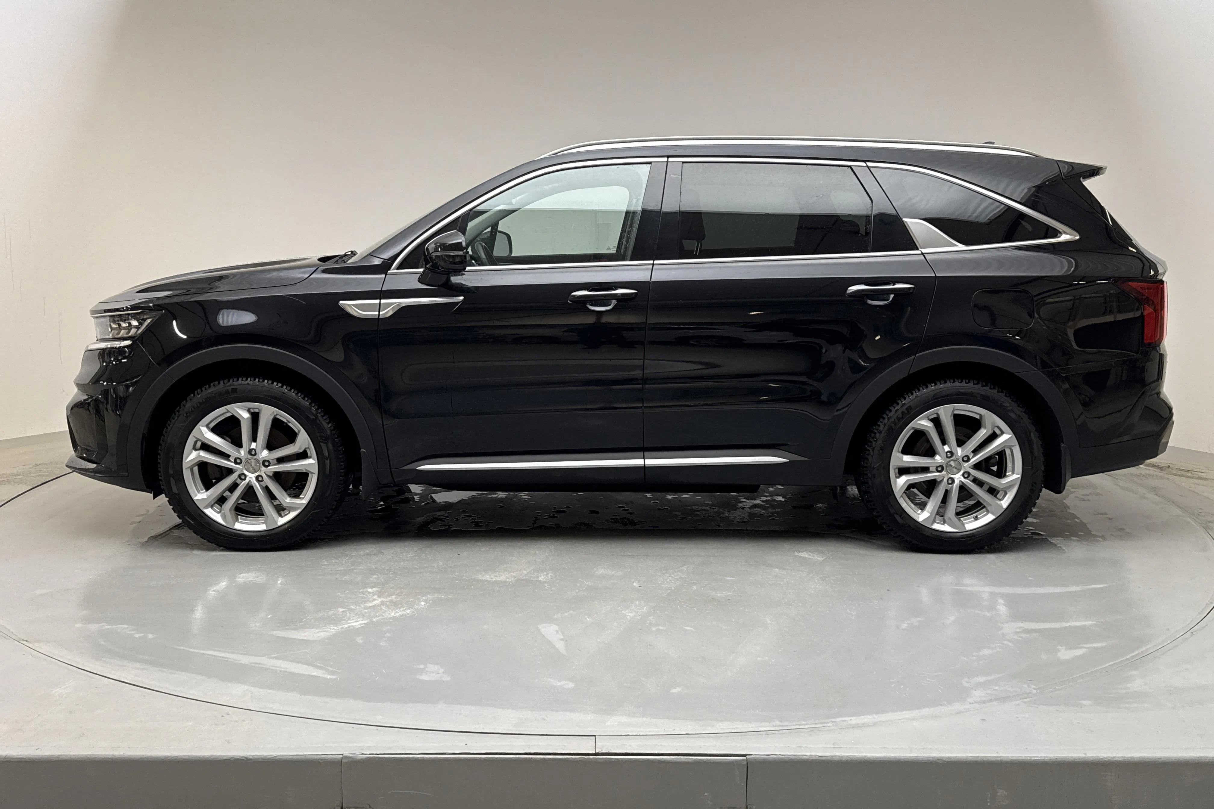 Presentation photo 2 of 20: KIA Sorento 1.6 T-GDi Plug-in Hybrid AWD (265hk) - 116 850 km - Automatic - black - 2022