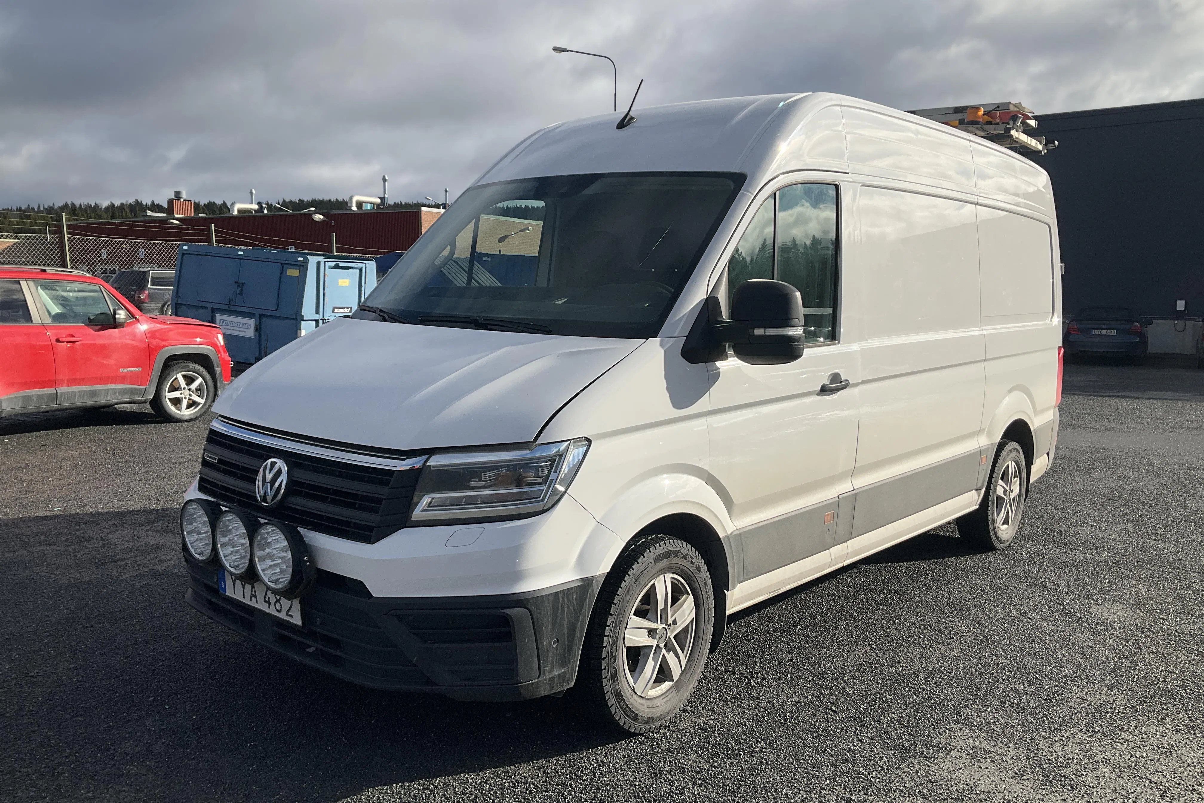 Presentation photo 1 of 22: VW Crafter 35 2.0 TDI Skåp 4Motion (177hk) - 429 520 km - Manual - white - 2018
