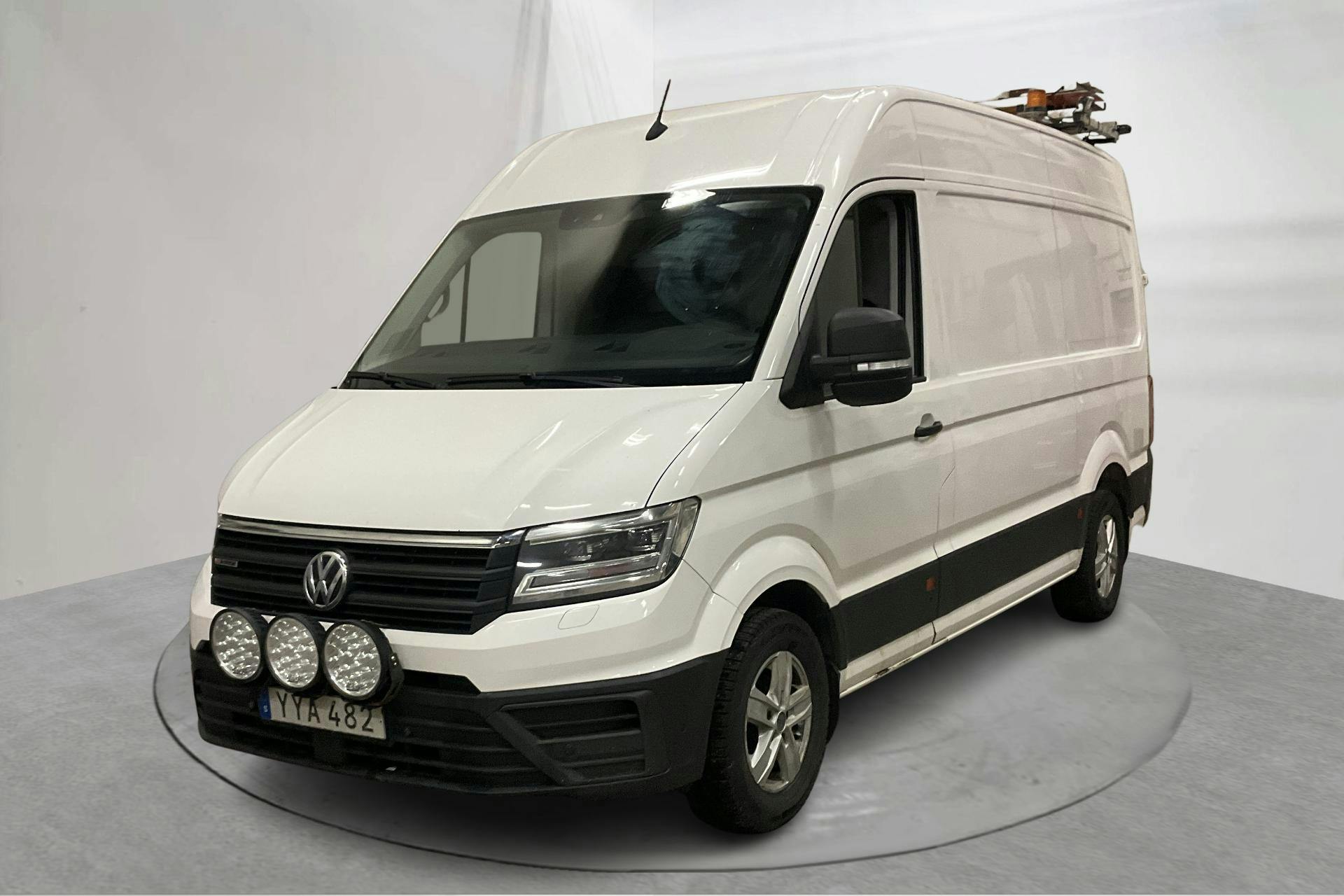 Presentation photo 1 of 21: VW Crafter 35 2.0 TDI Skåp 4Motion (177hk) - 429 520 km - Manual - white - 2018
