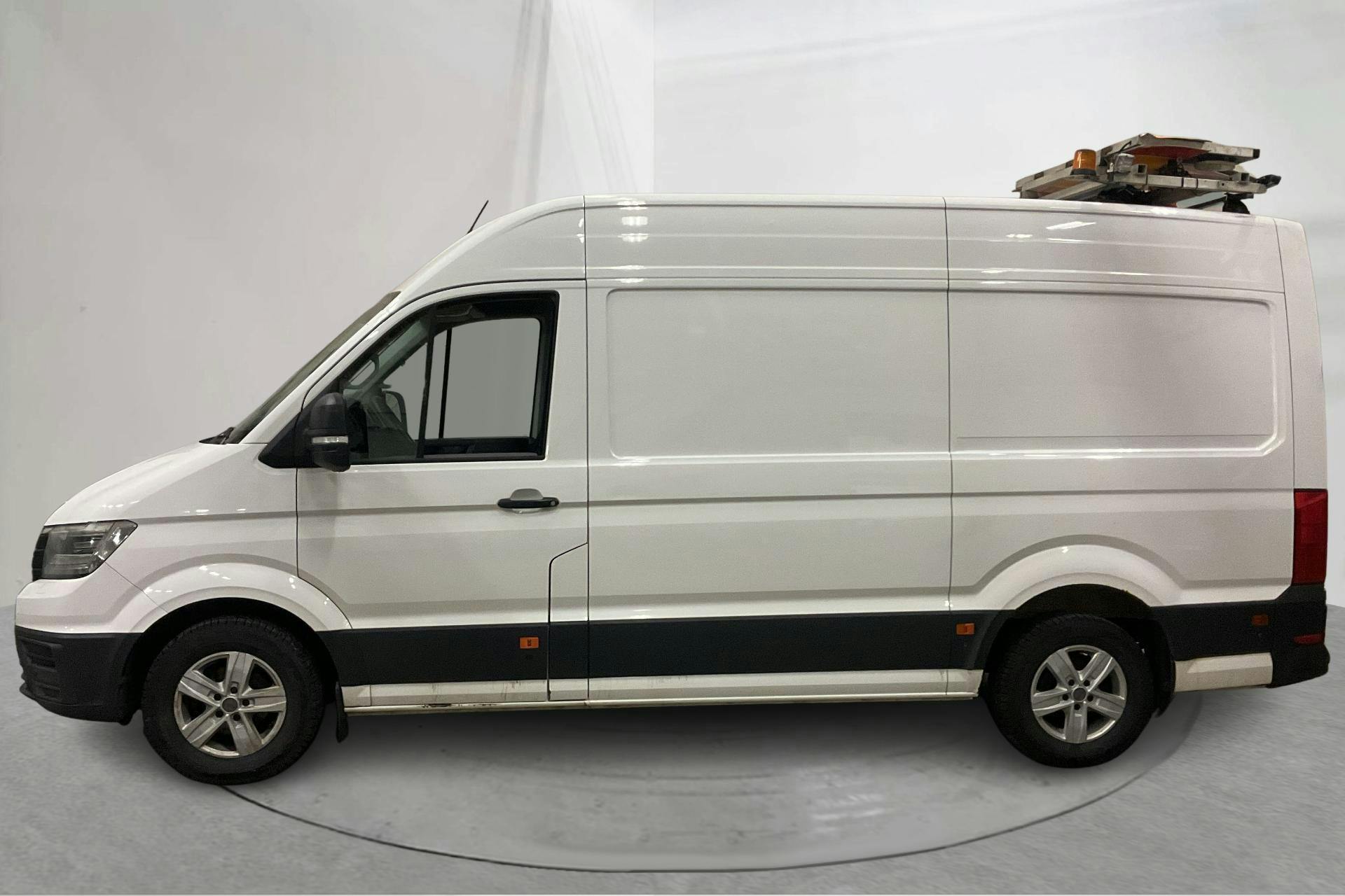Presentation photo 2 of 21: VW Crafter 35 2.0 TDI Skåp 4Motion (177hk) - 429 520 km - Manual - white - 2018