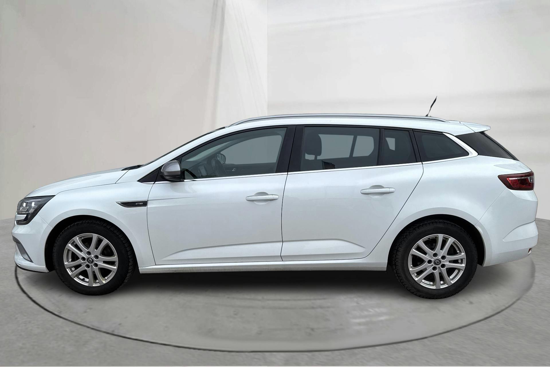 Presentation photo 2 of 18: Renault Mégane 1.3 TCe Sport Tourer (140hk) - 73 750 km - Automatic - white - 2020