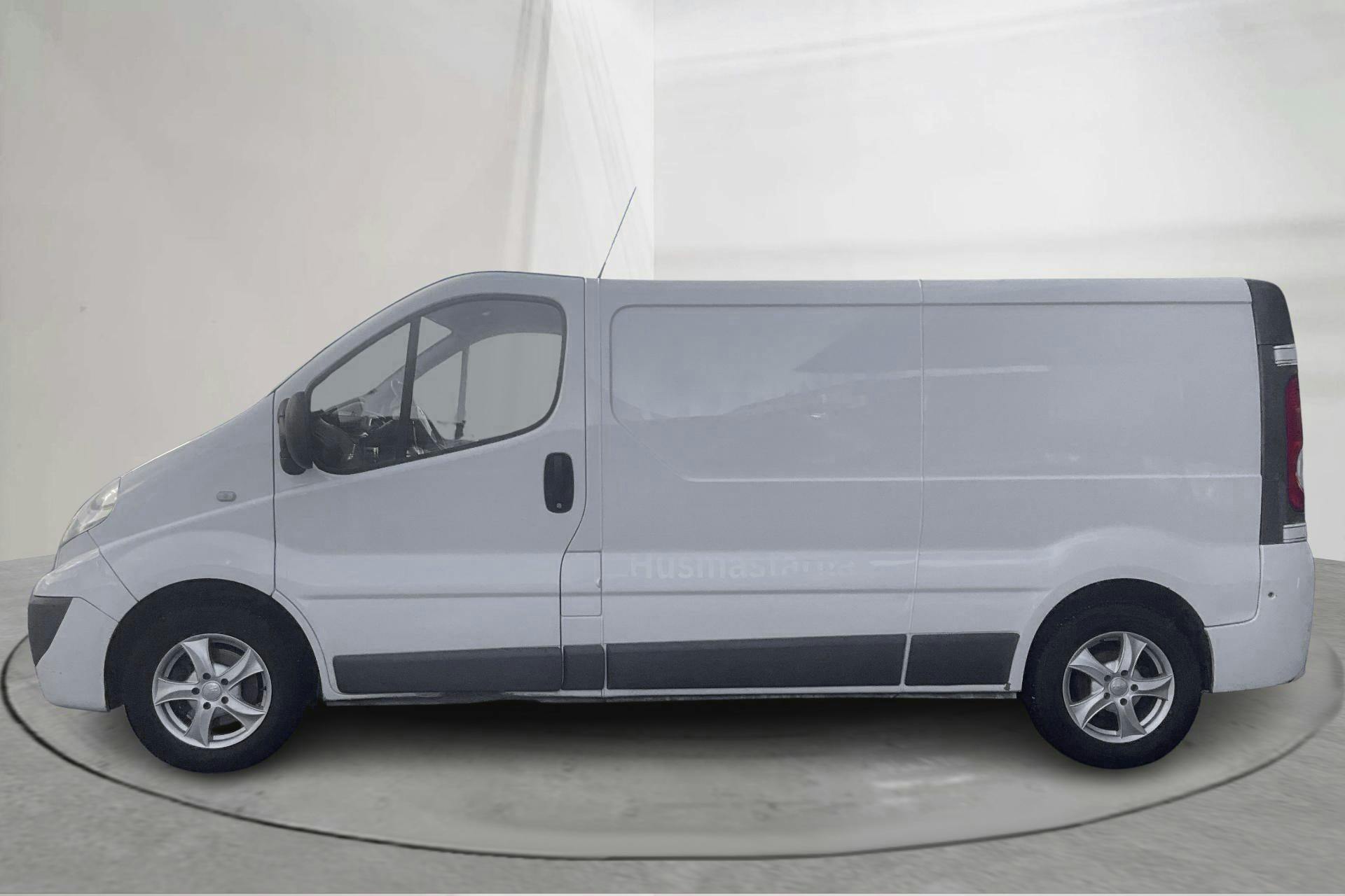 Presentation photo 2 of 13: Nissan Primastar 2.0 dCi (114hk) - 129 730 km - Manual - white - 2014