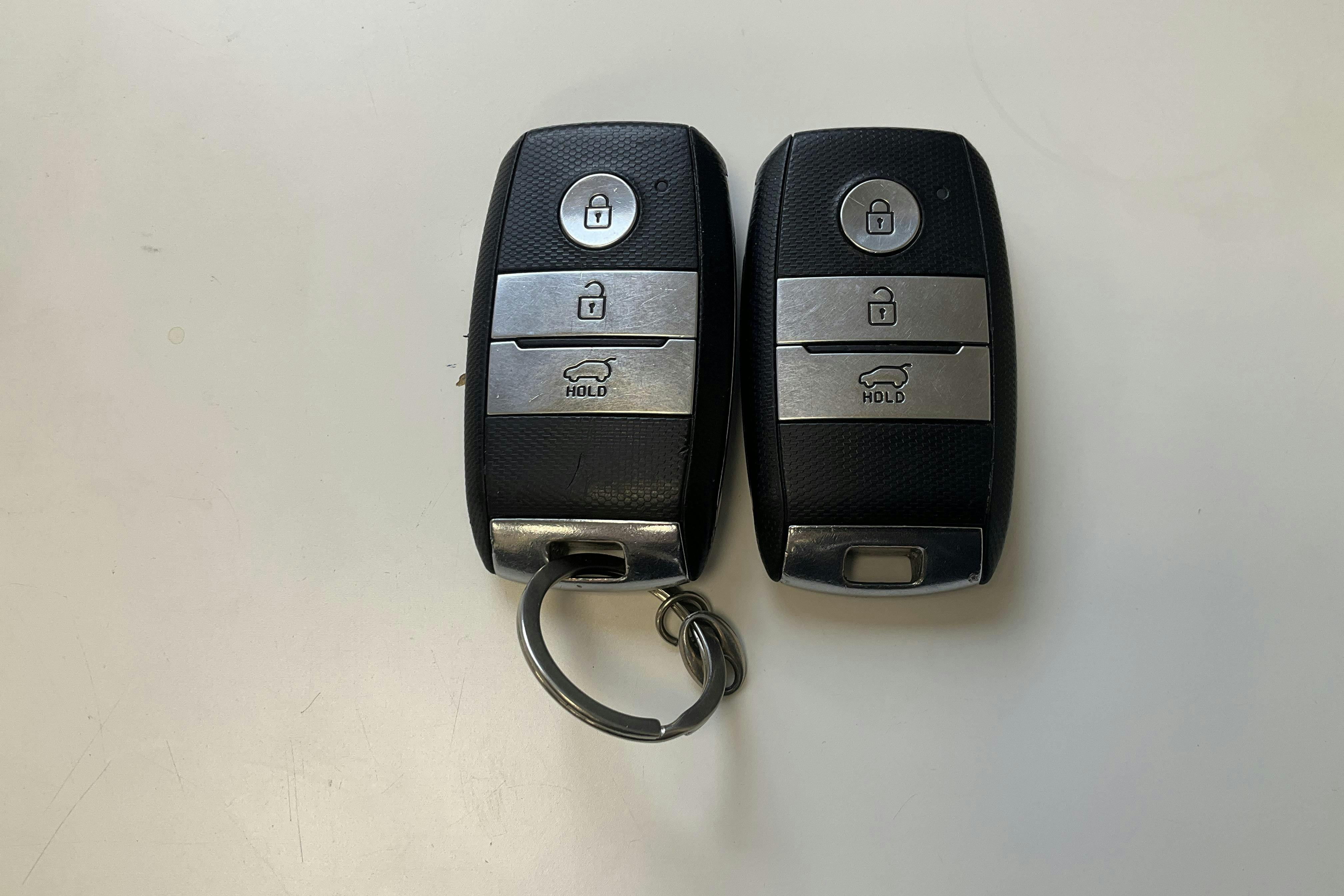 Presentationsfoto 20 av 20: KIA Niro Plug-in Hybrid 1.6 (141hk) - 9 147 mil - Automat - röd - 2019