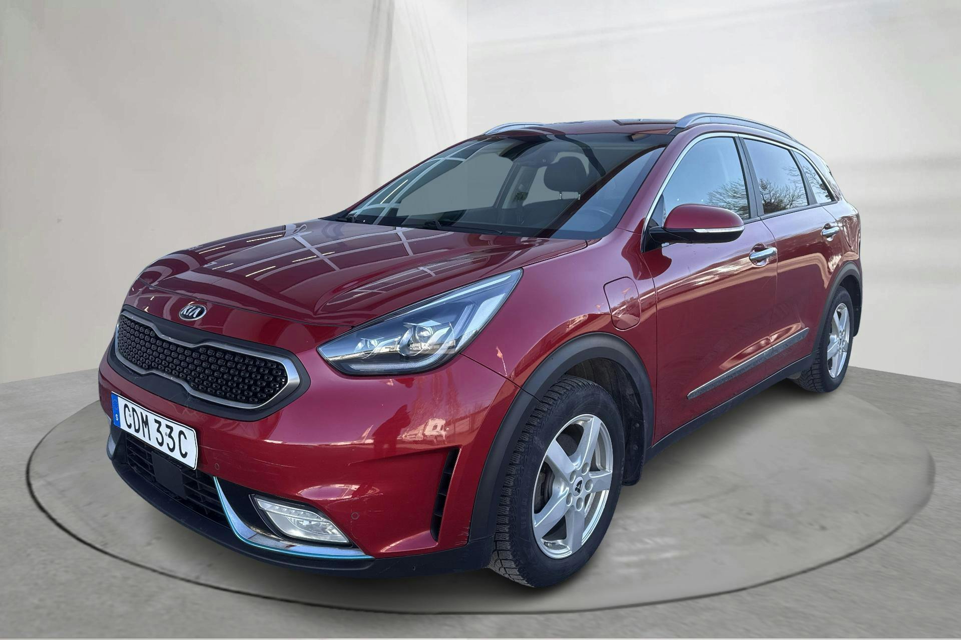 Presentationsfoto 1 av 20: KIA Niro Plug-in Hybrid 1.6 (141hk) - 9 147 mil - Automat - röd - 2019