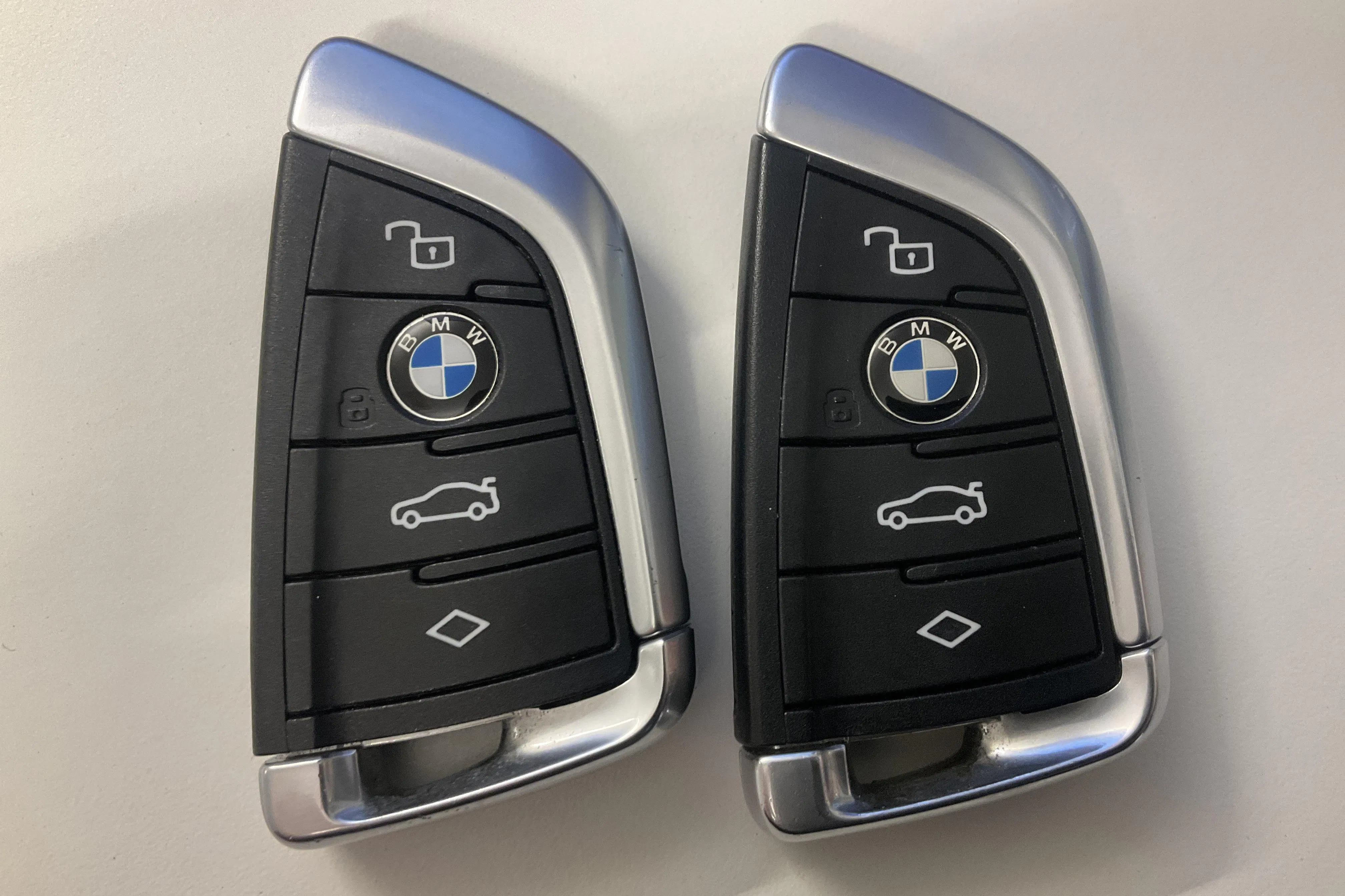 Presentation photo 24 of 24: BMW 330e Sedan, G20 (292hk) - 146 260 km - Automatic - gray - 2020