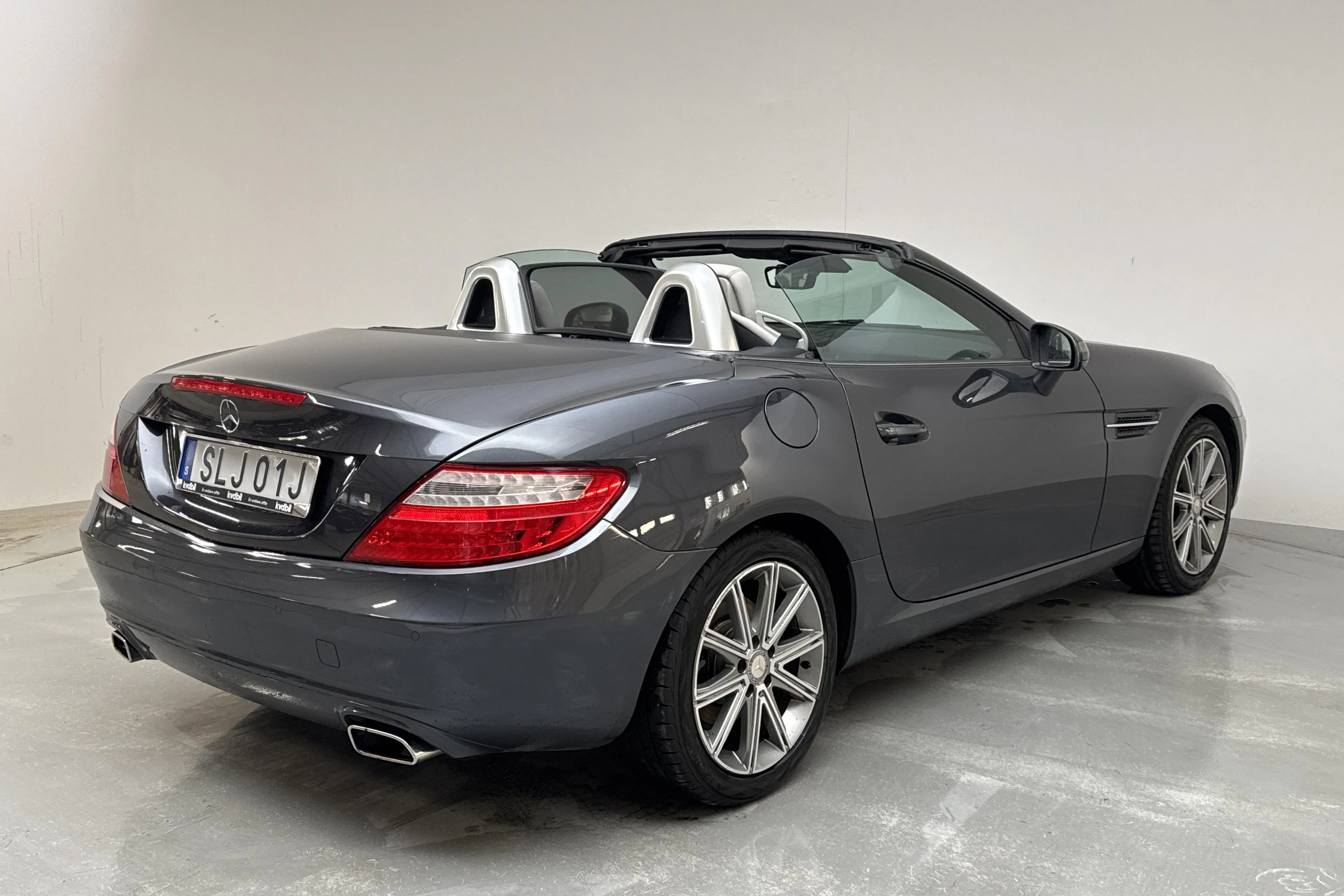 Presentation photo 2 of 19: Mercedes SLK 200 R172 (184hk) - 140 080 km - Automatic - gray - 2013