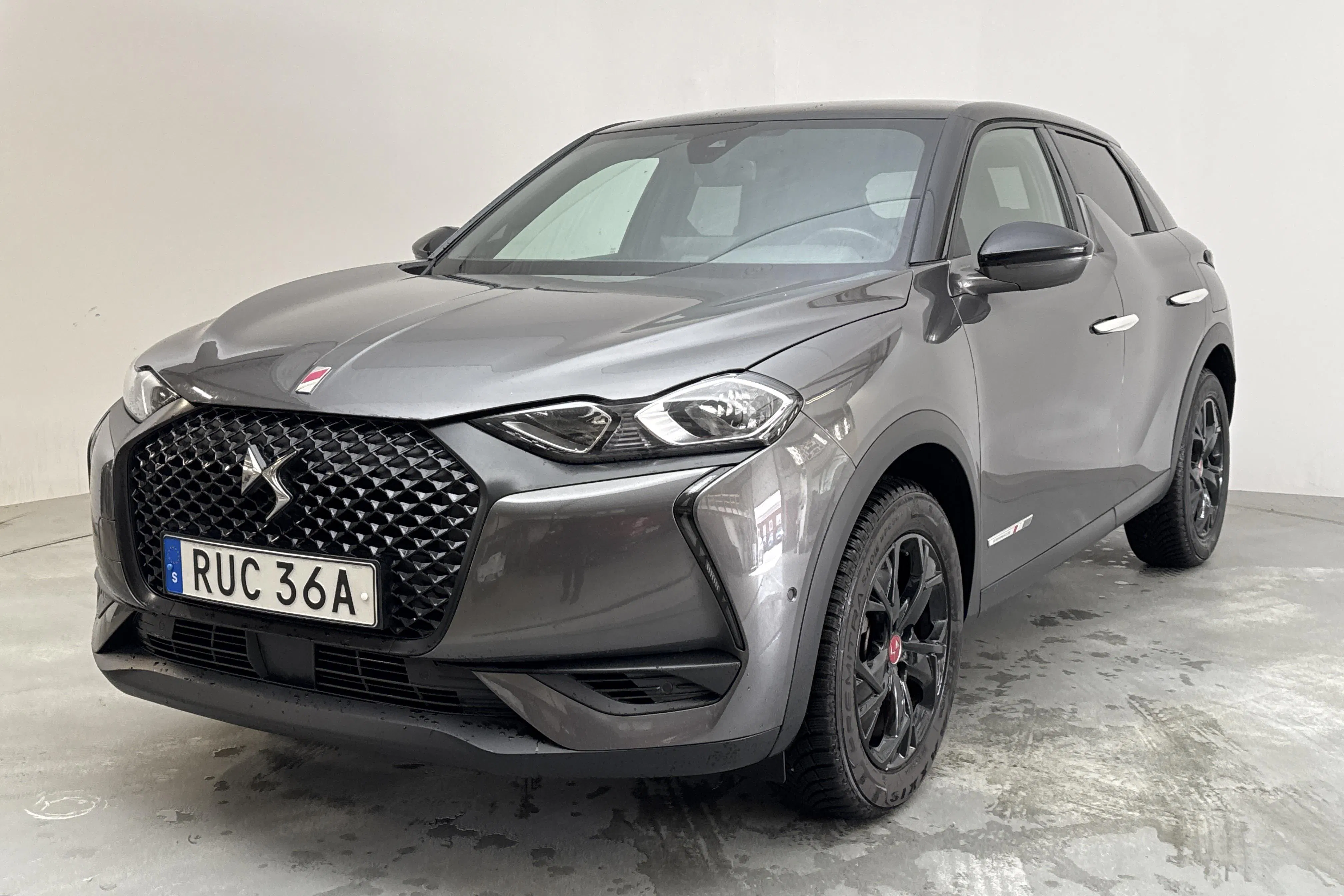 Presentation photo 1 of 13: DS DS3 Crossback 1.2 Puretec (155hk) - 71 500 km - Automatic - gray - 2022